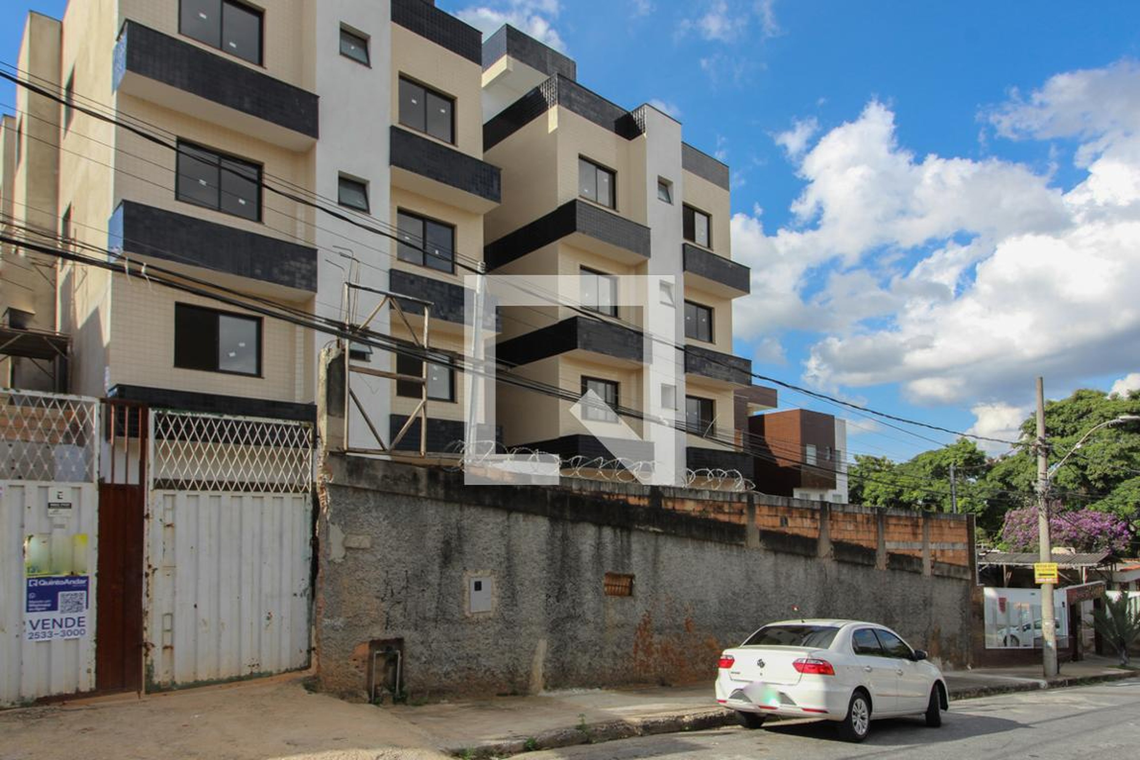 Fachada Condomínio em Rua Tobias Barreto, 130