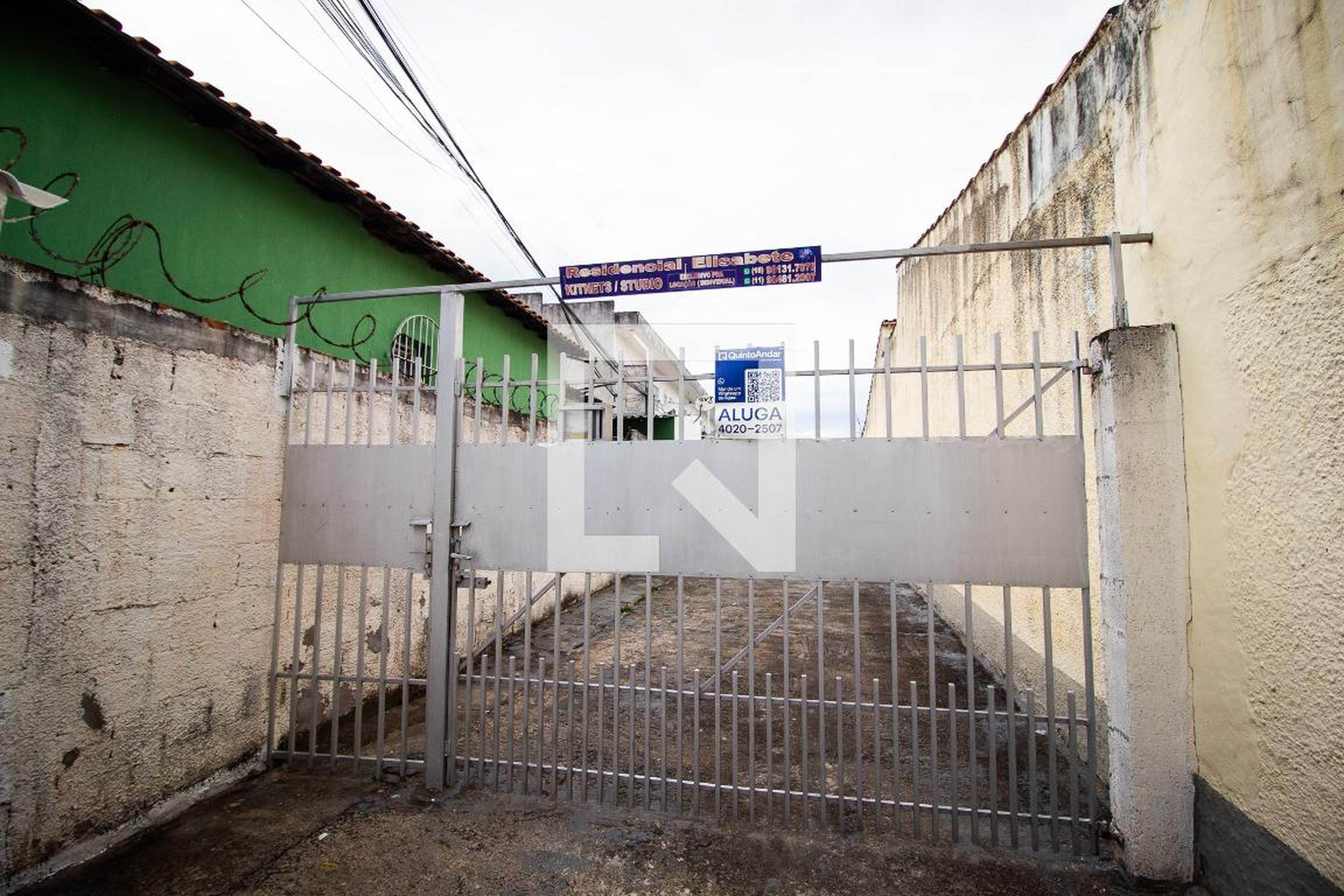 Fachada Condomínio em Rua Artur Tarsitani, 10