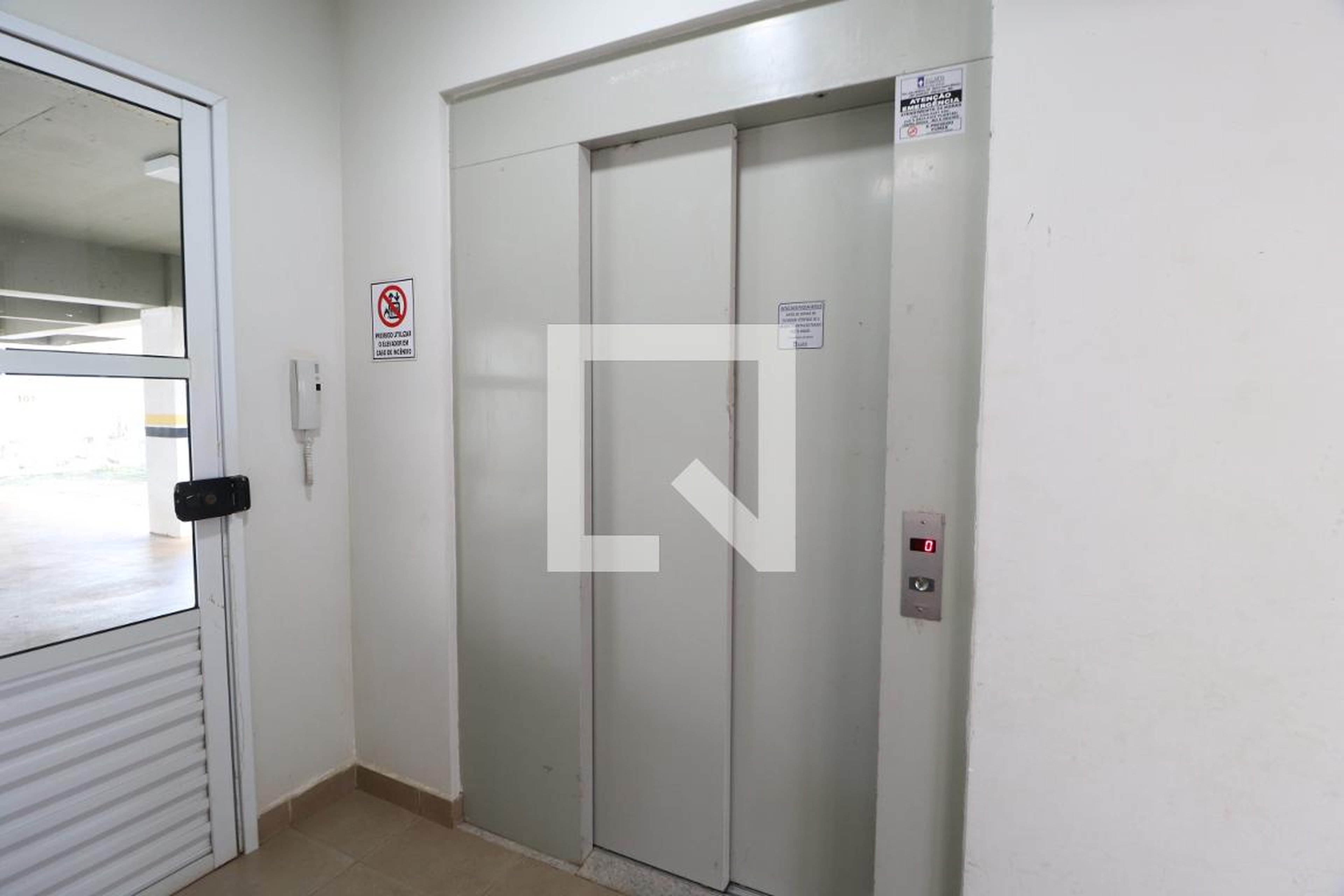 Elevador Condomínio em Rua Orozimbo Ribeiro, 239