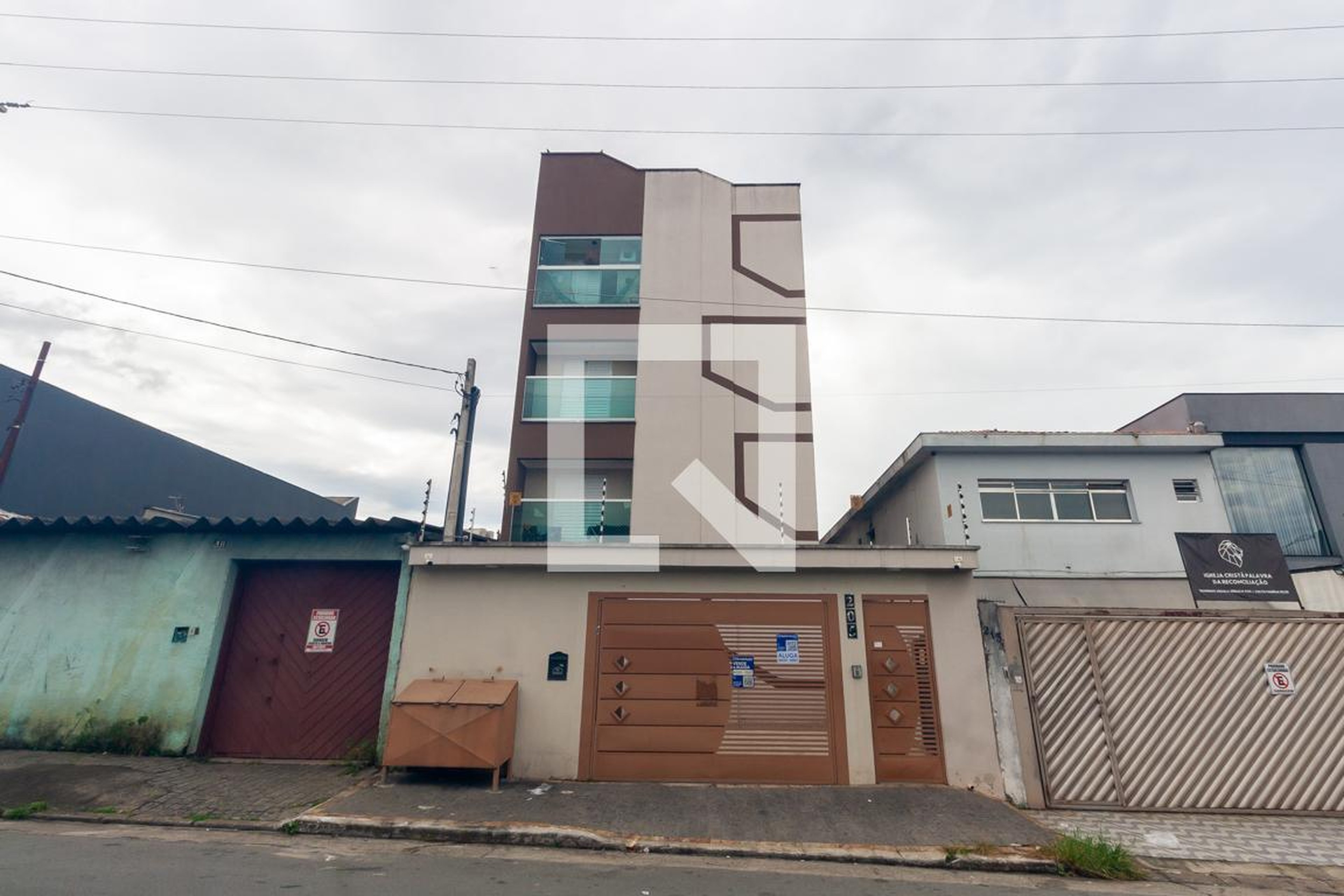 Fachada Condomínio em Rua Rego Barros, 215