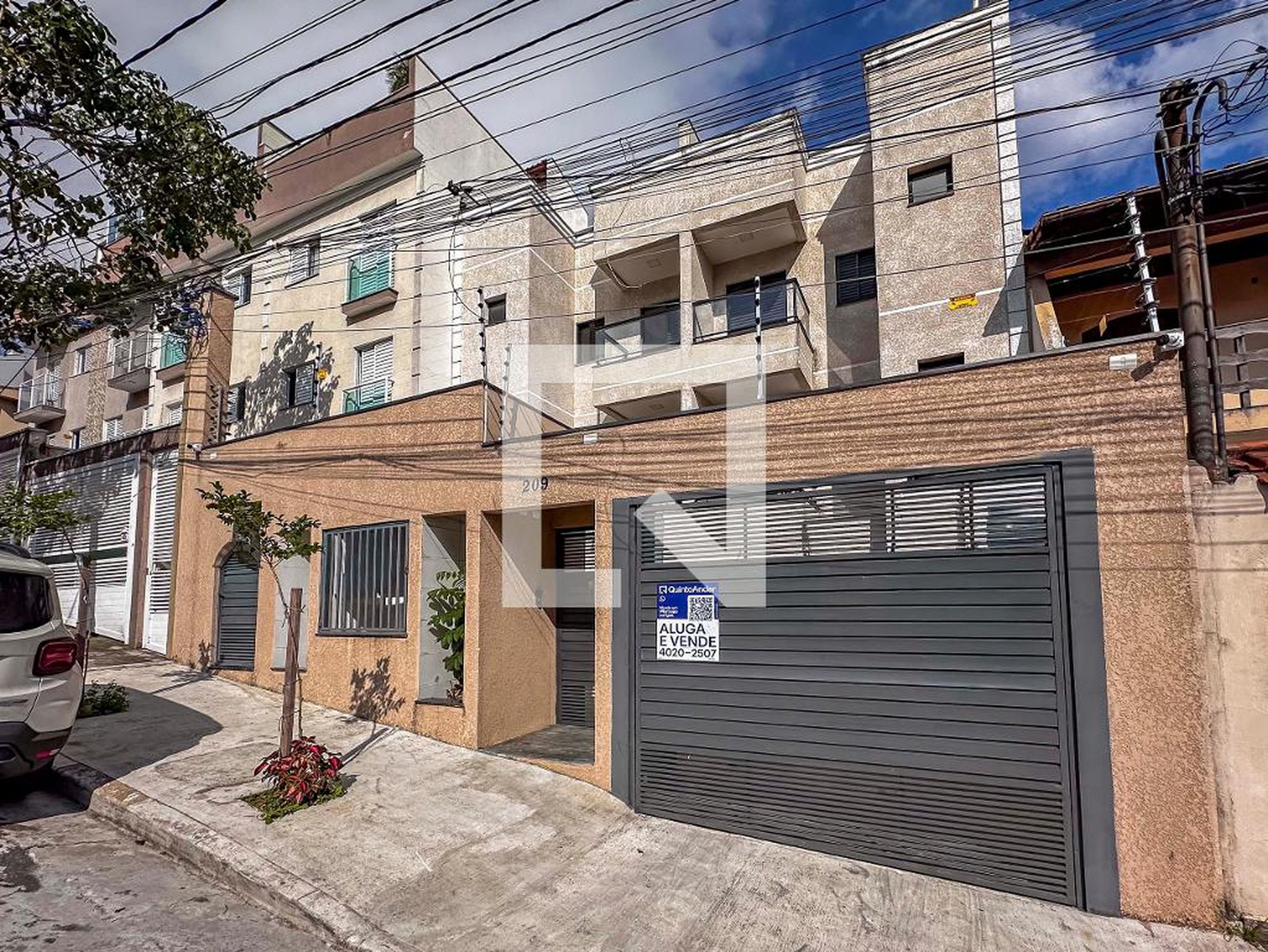 Fachada Condomínio em Rua Francisco Otaviano, 209