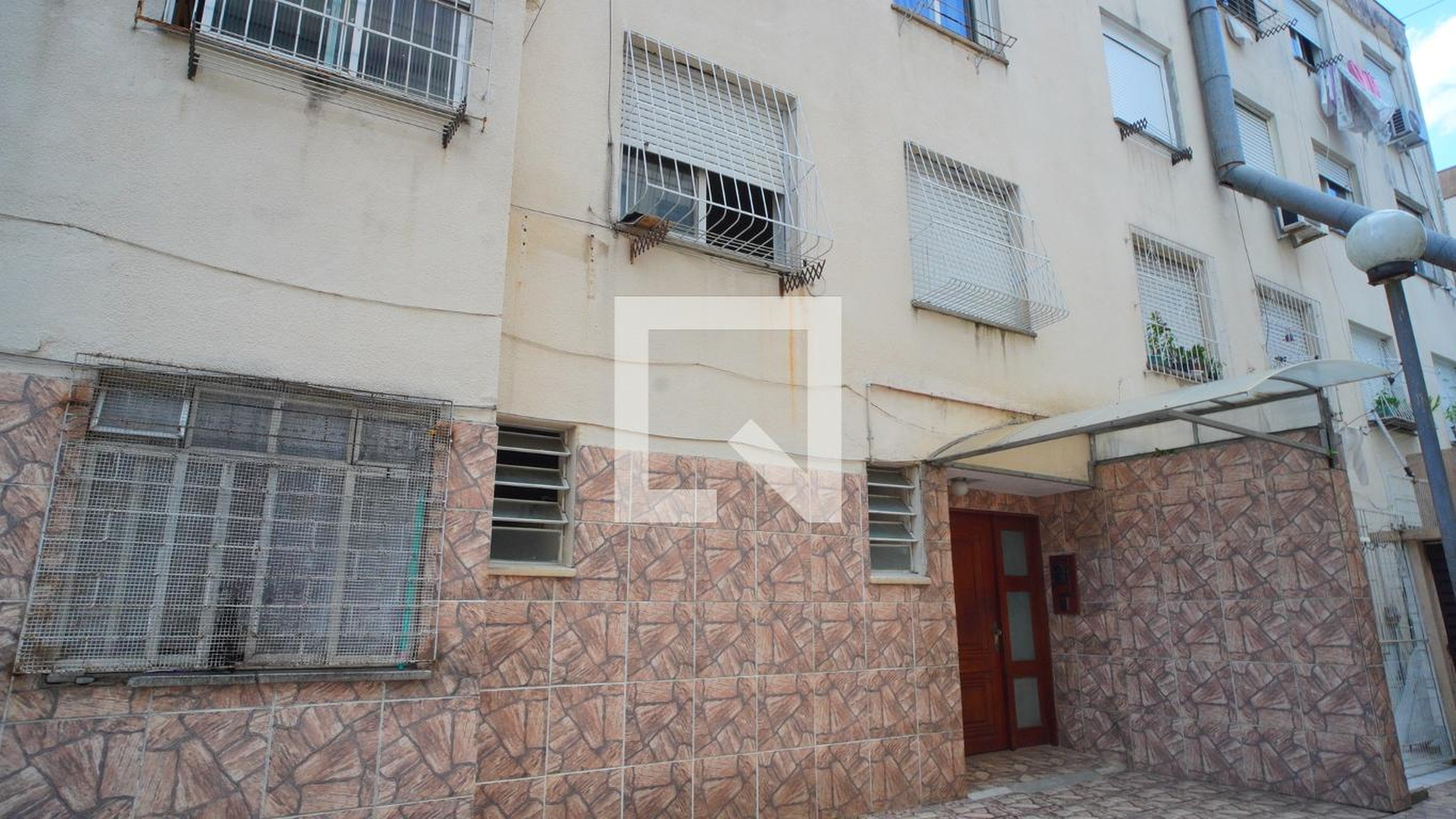 Fachada Condomínio em Rua Carlos Estevão, 313