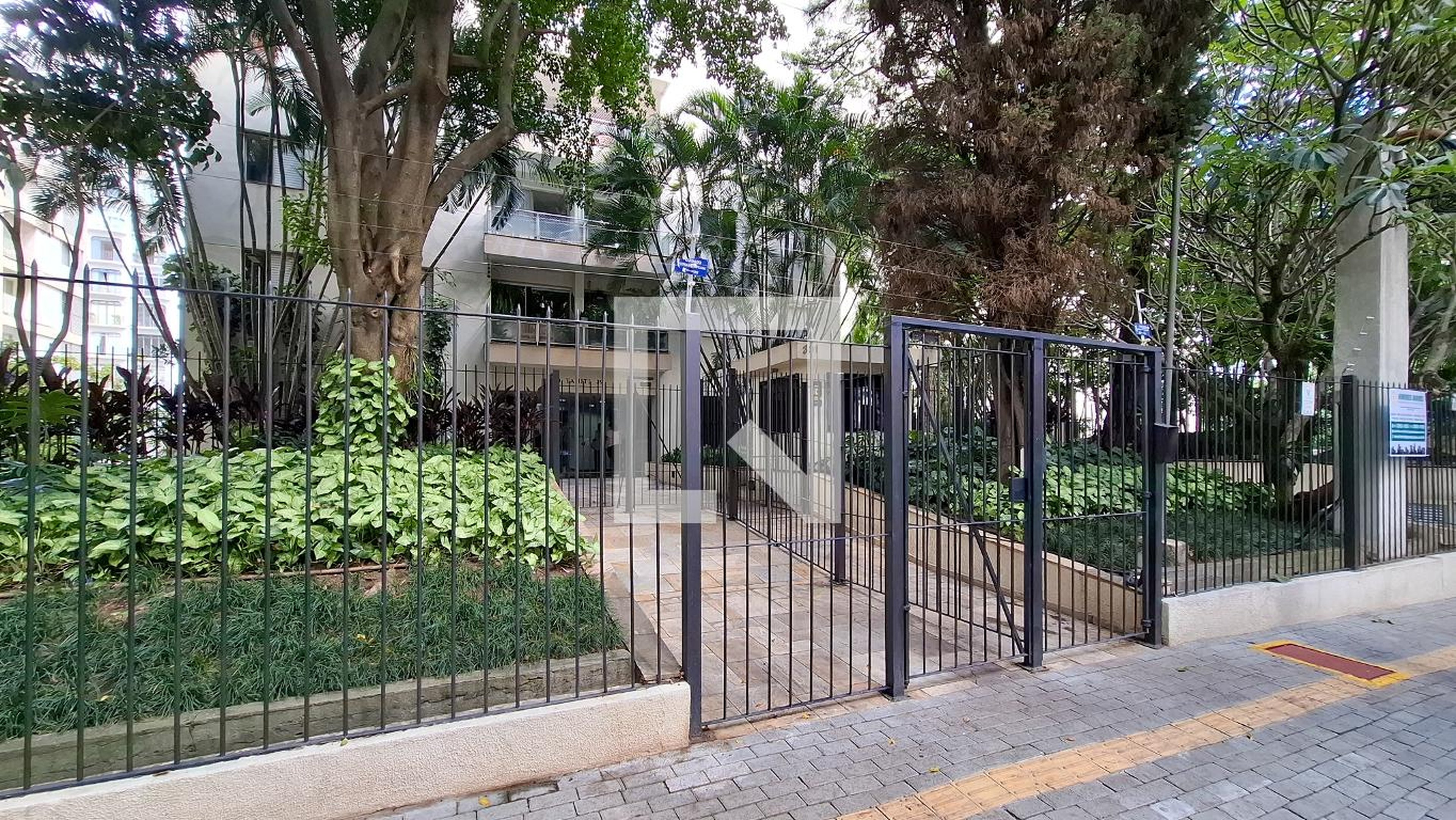 Fachada do Prédio Condomínio Tahiti