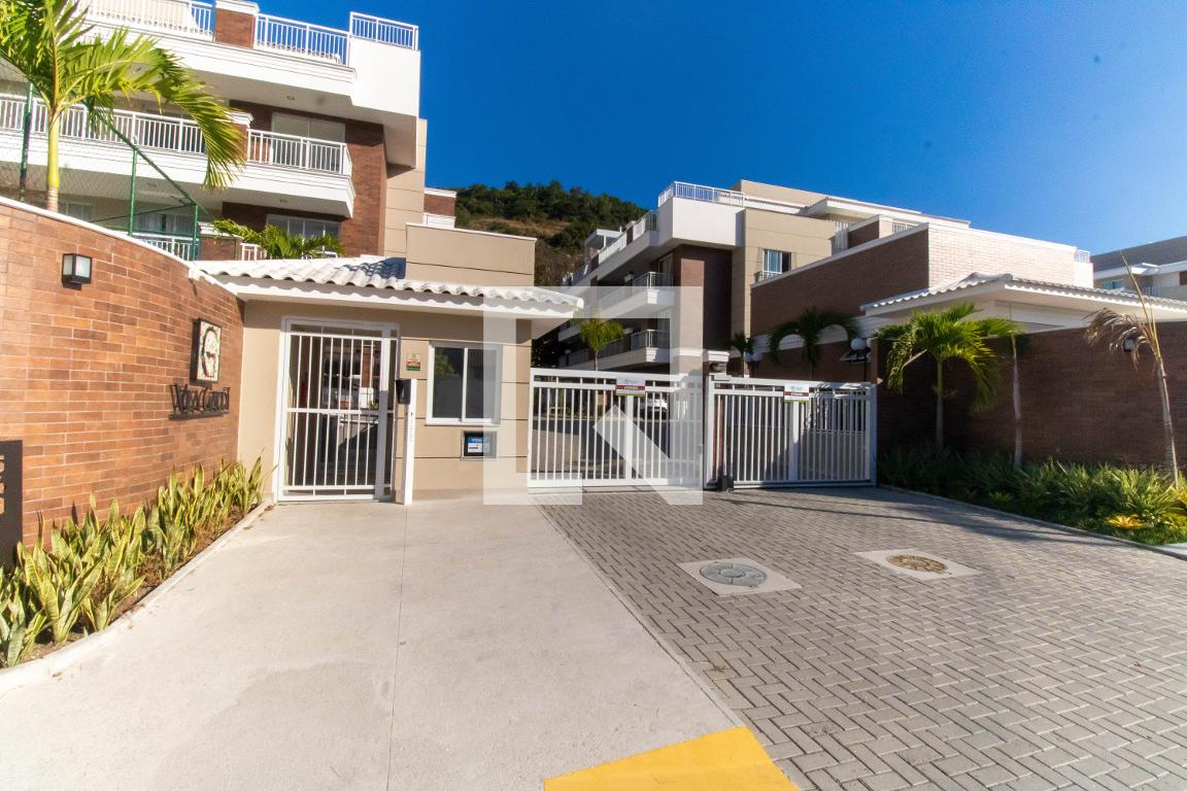 Fachada Condomínio em Rua Vereador Agostinho de Paula Santos, 548