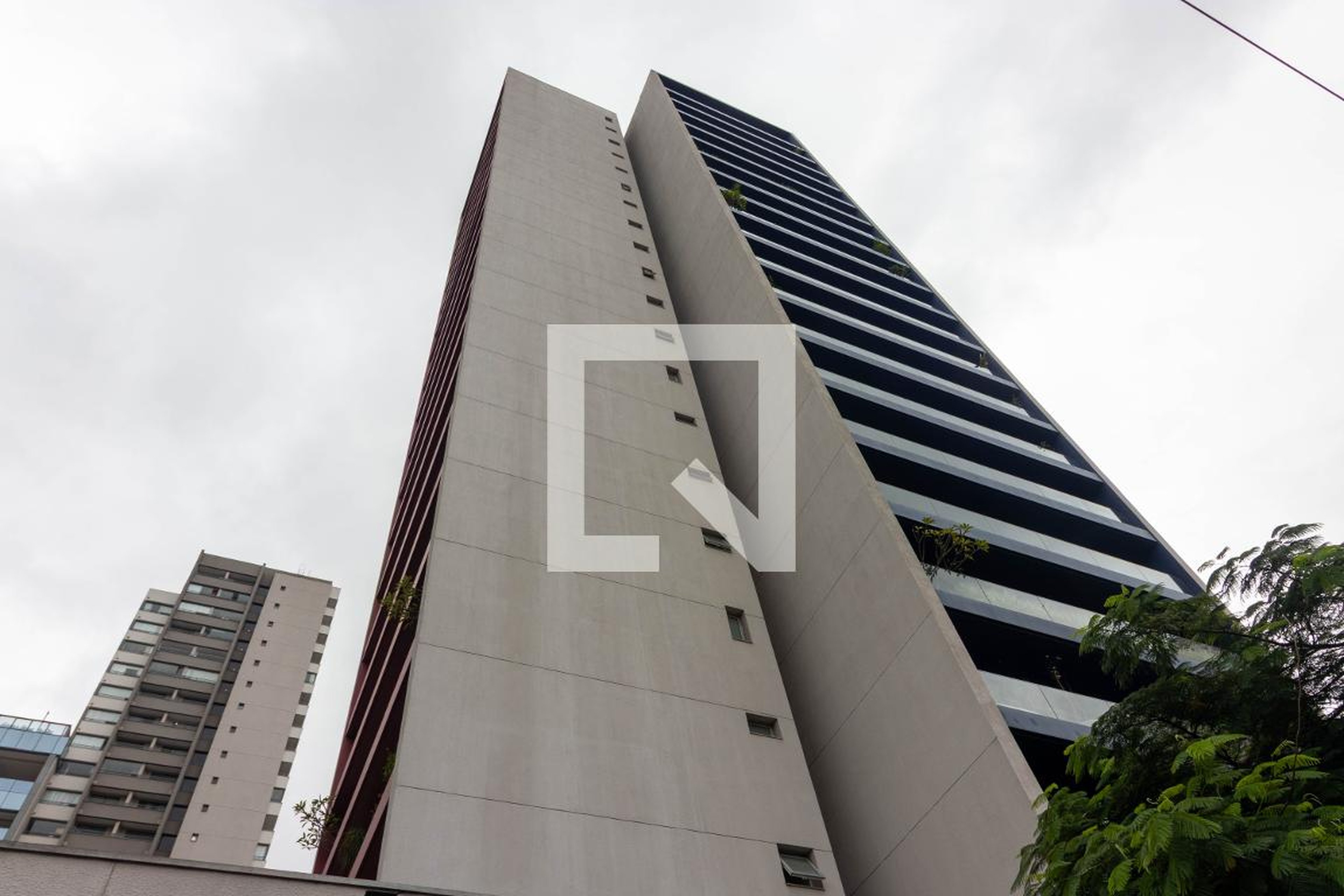 Fachada do Prédio Condomínio Triplo