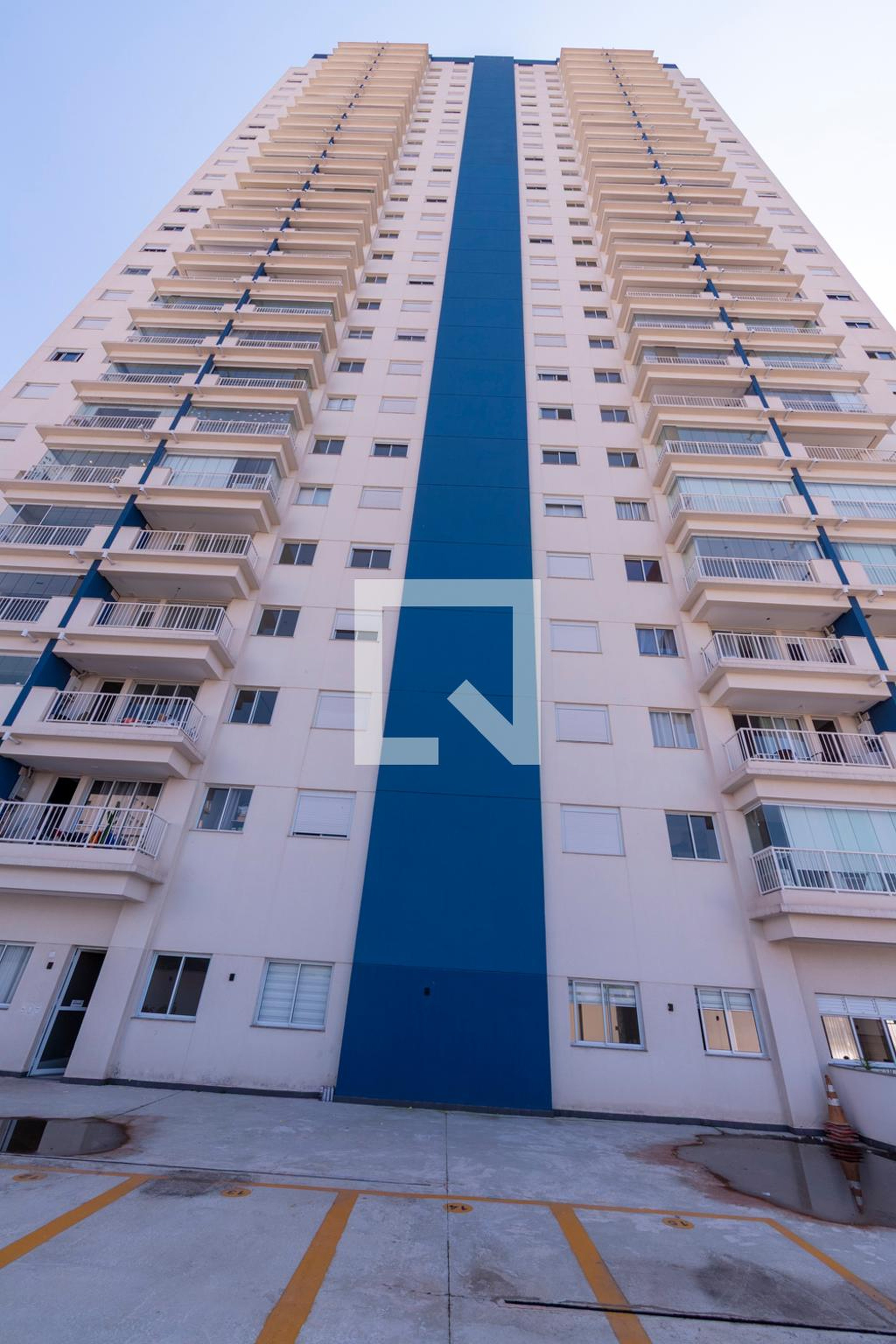 Fachada do Prédio Condomínio em Avenida Anápolis, 420