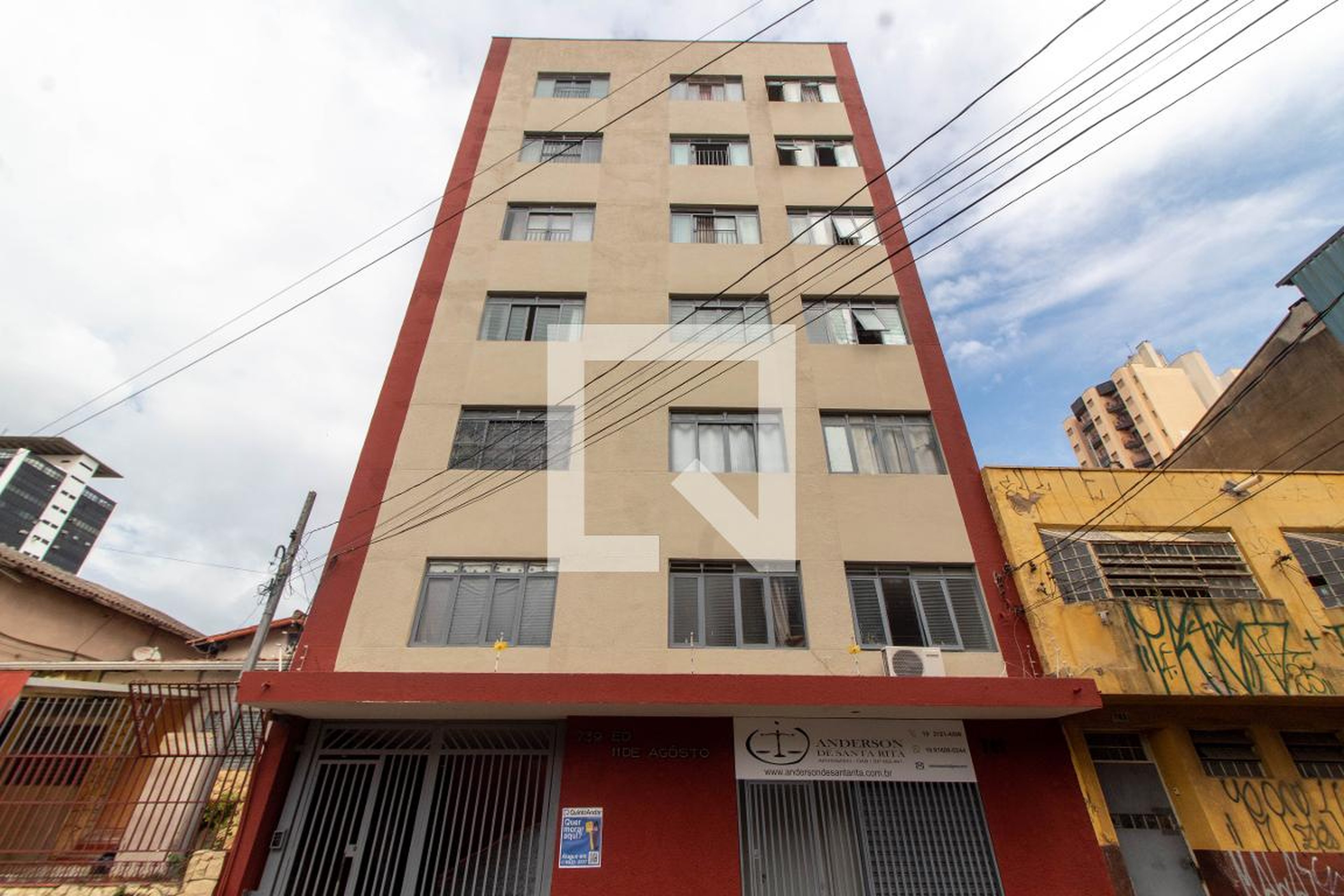 FACHADA Condomínio em Rua Onze de Agosto, 739