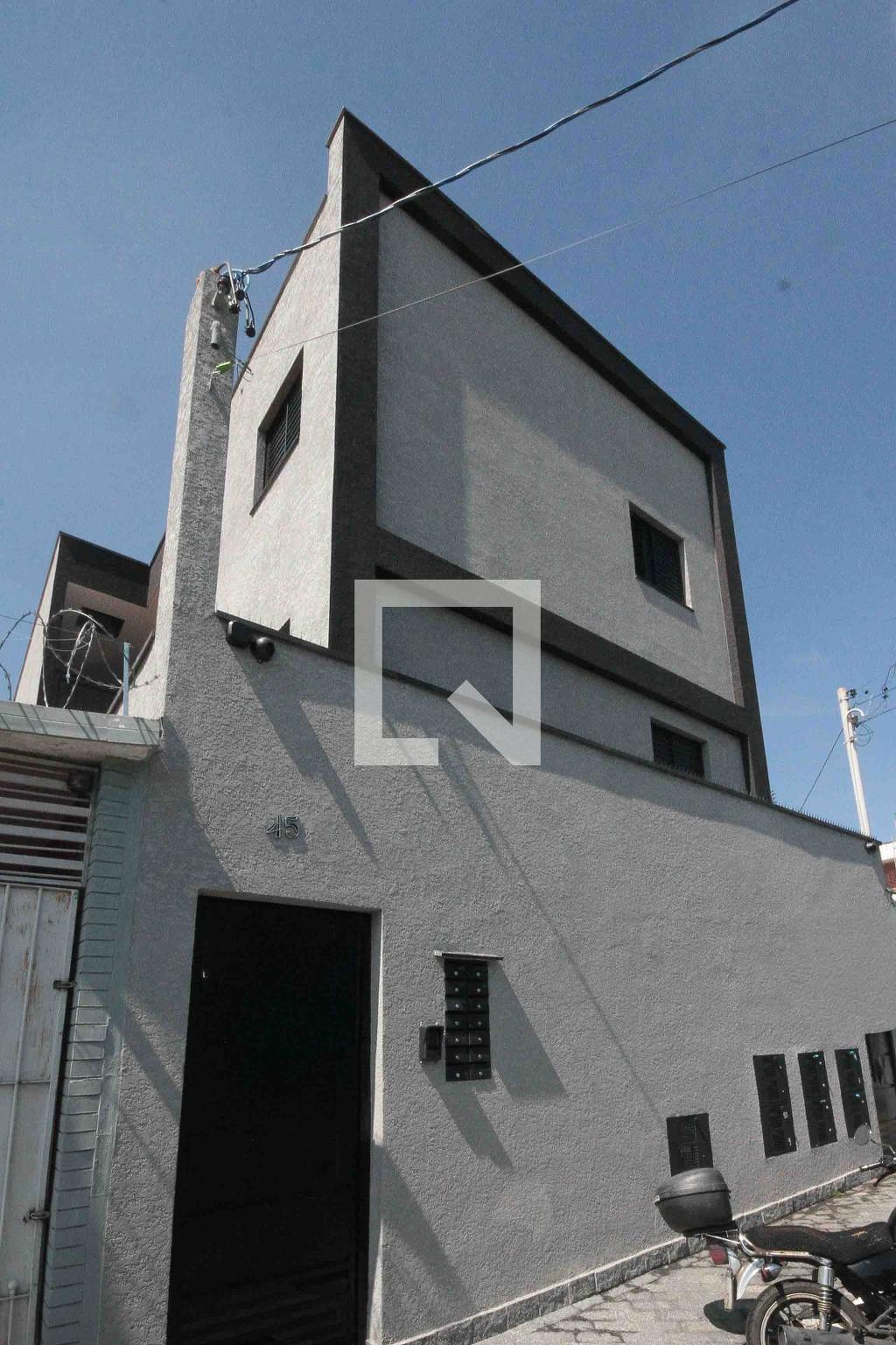 Fachada Condomínio em Rua Evaristo Luz, 45