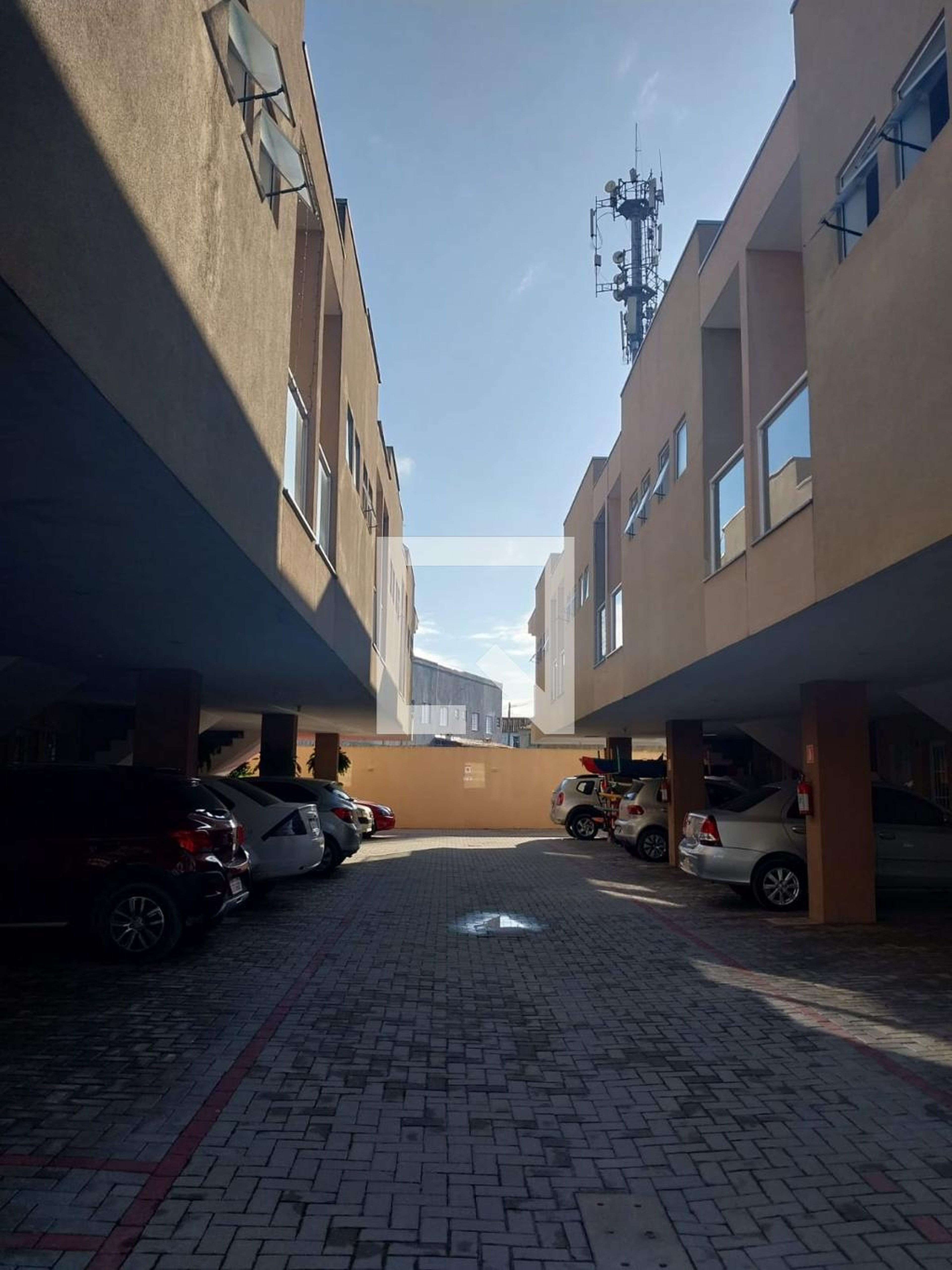 Estacionamento Condomínio em Rua Nelly Gomes Ayres, 141