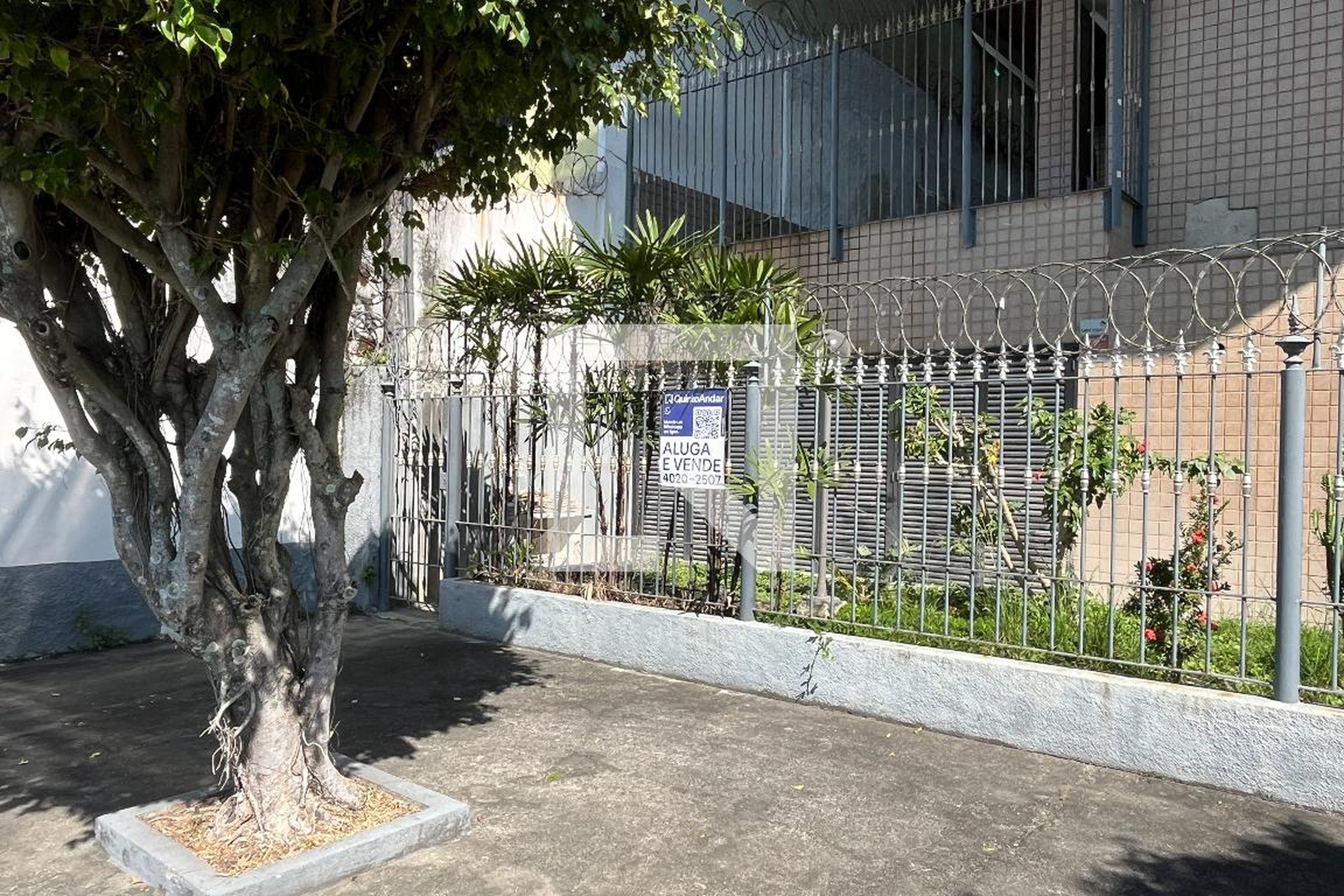 Fachada Condomínio em Praia da Bandeira, 635