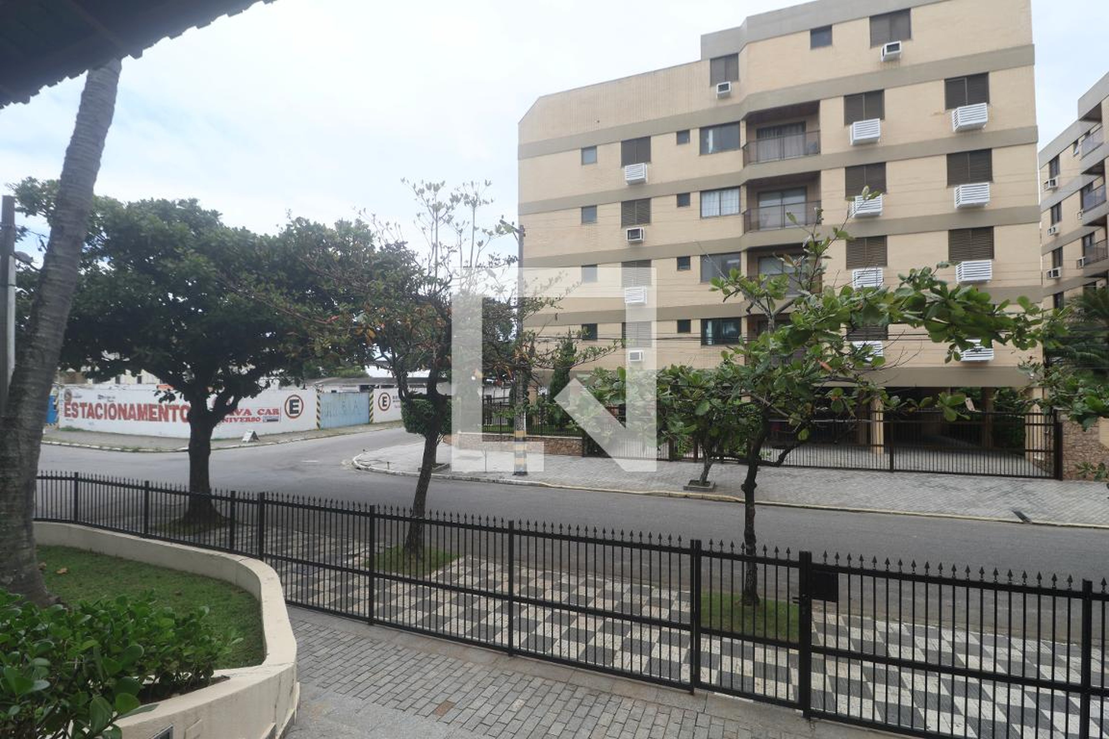 Fachada Condomínio em Rua Colômbia, 160