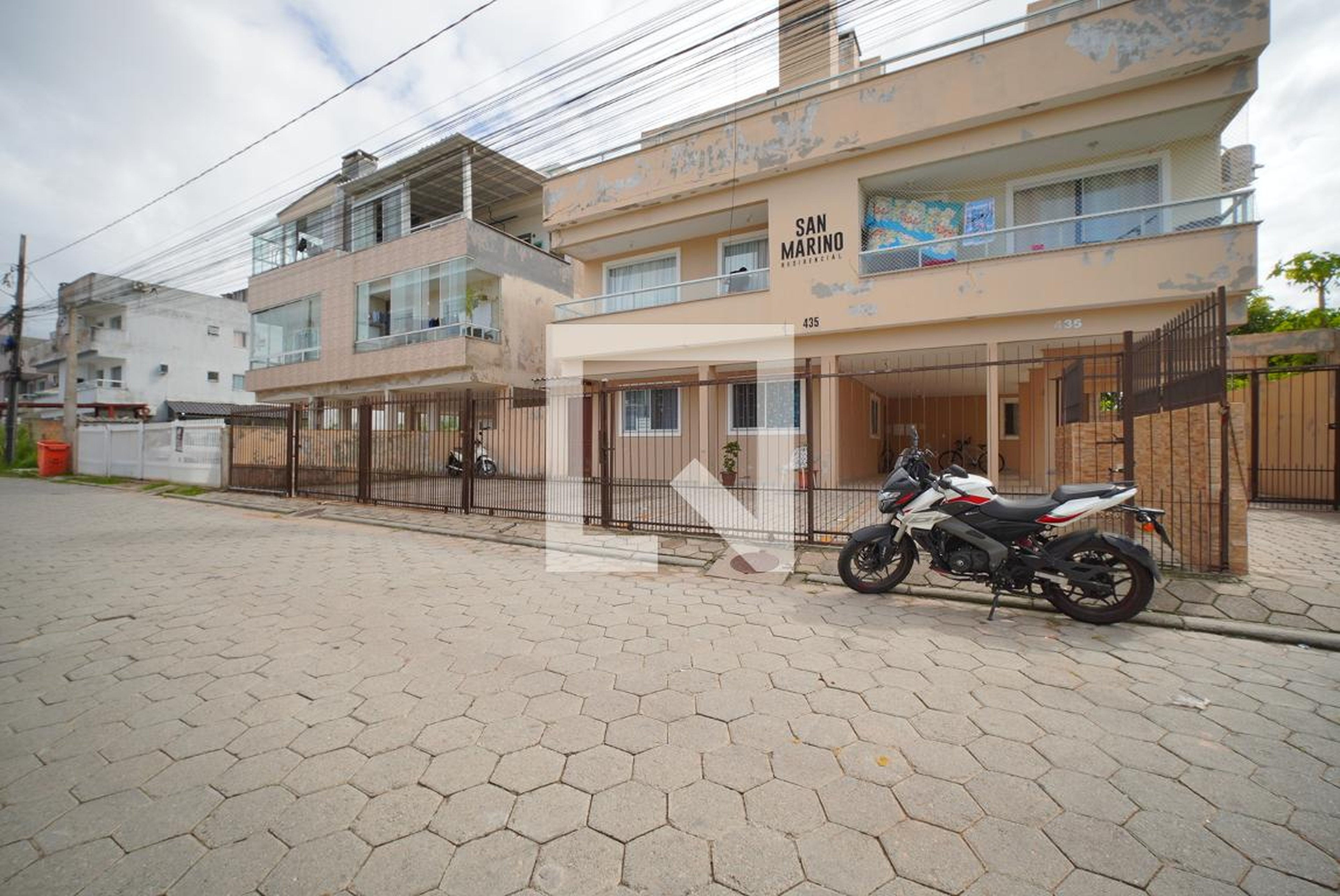 Fachada Condomínio em Servidão Luís Flor Francisco, 436