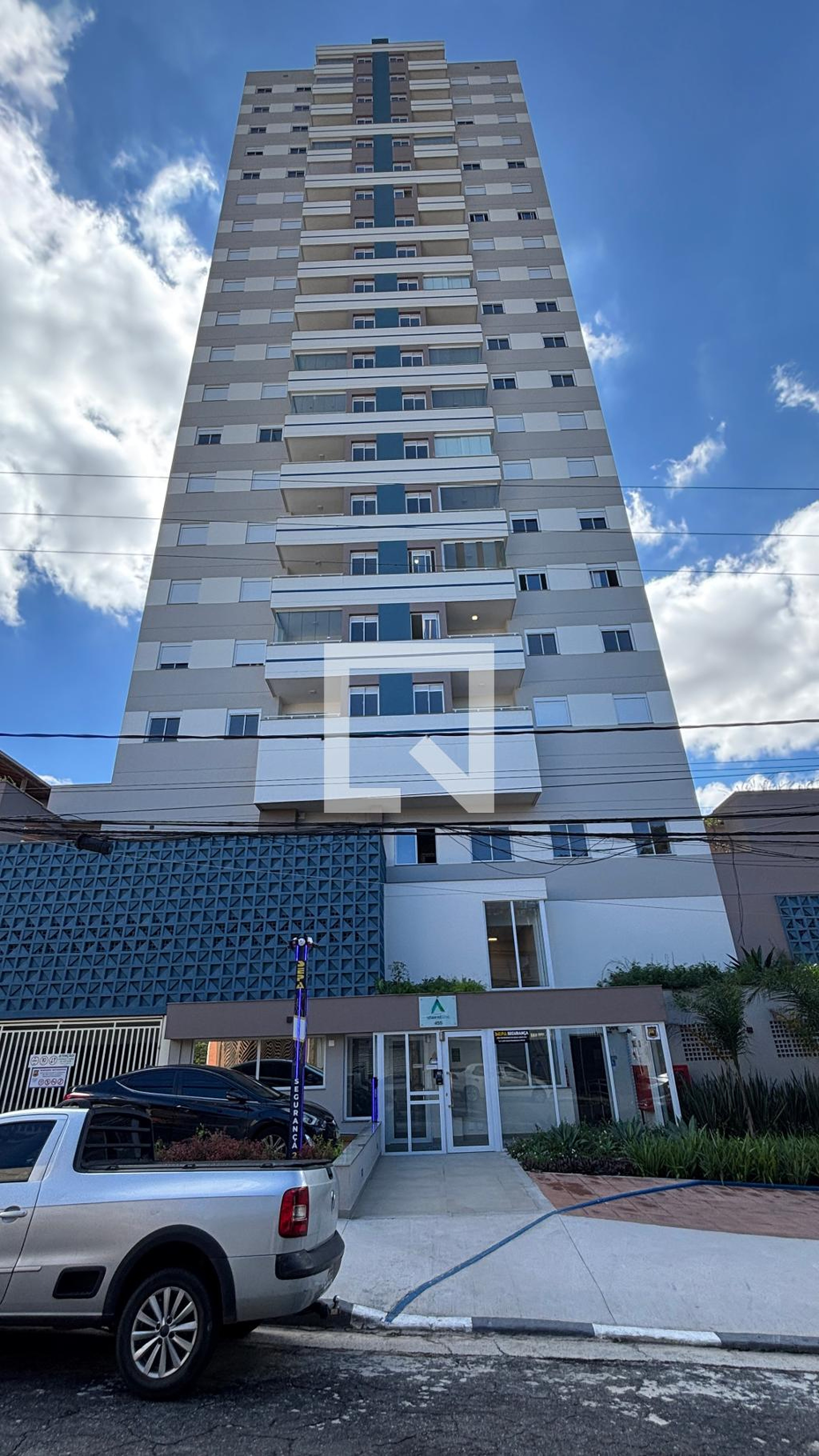 Fachada Condomínio em Rua Aimbere, 455