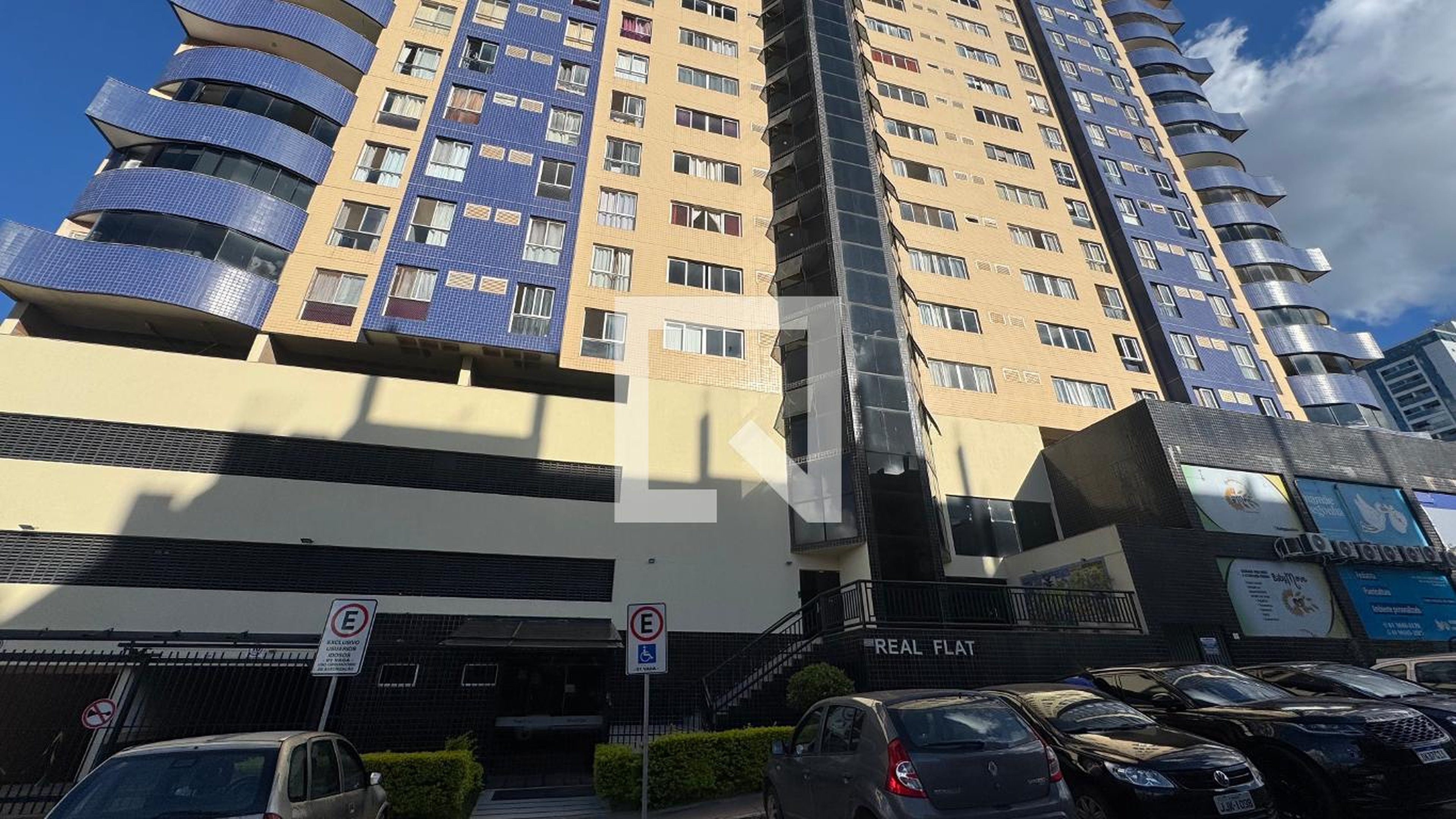 Fachada Condomínio em Rua 34 Norte, 109