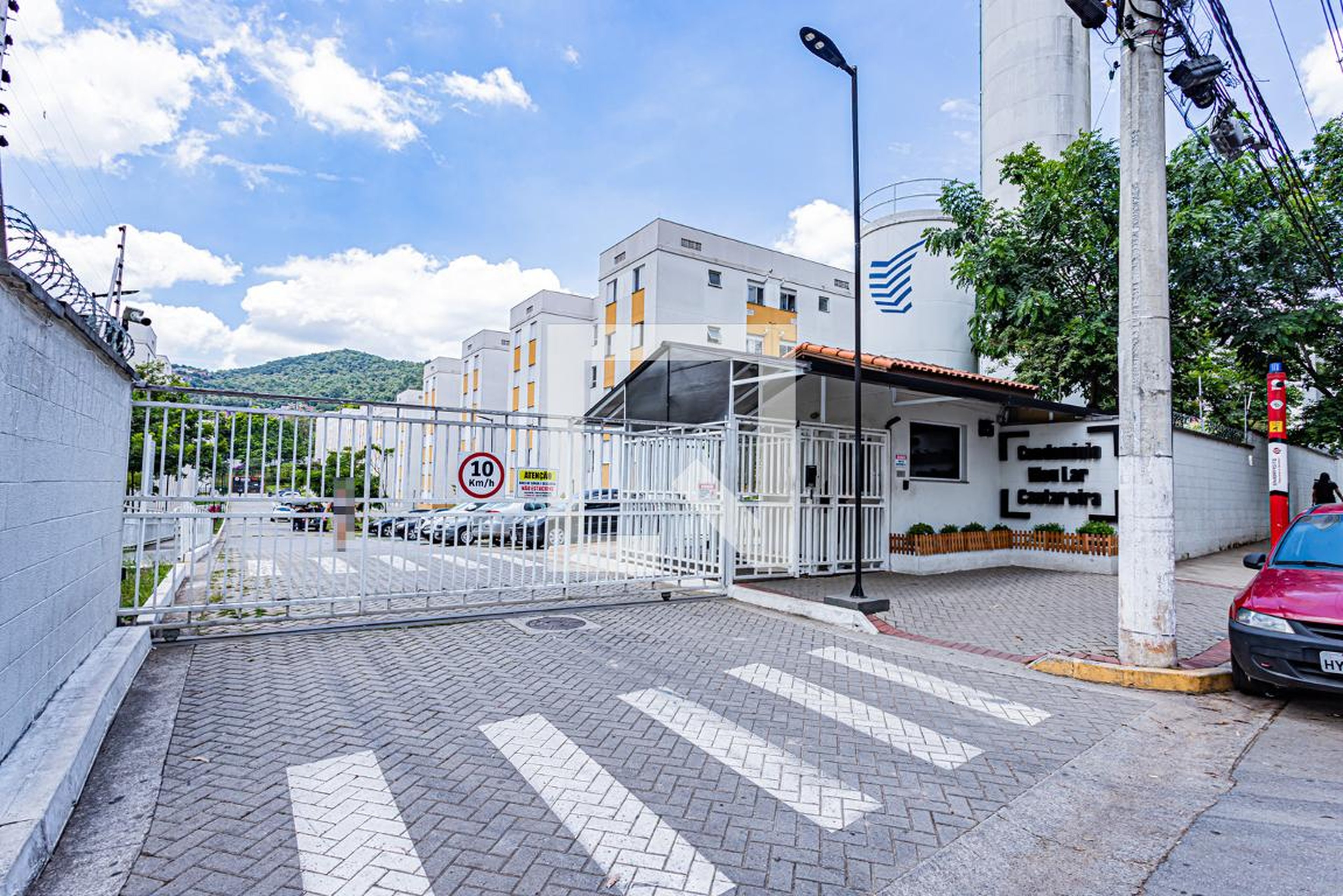 Fachada Condomínio em Avenida Doutor José Maniero, 35