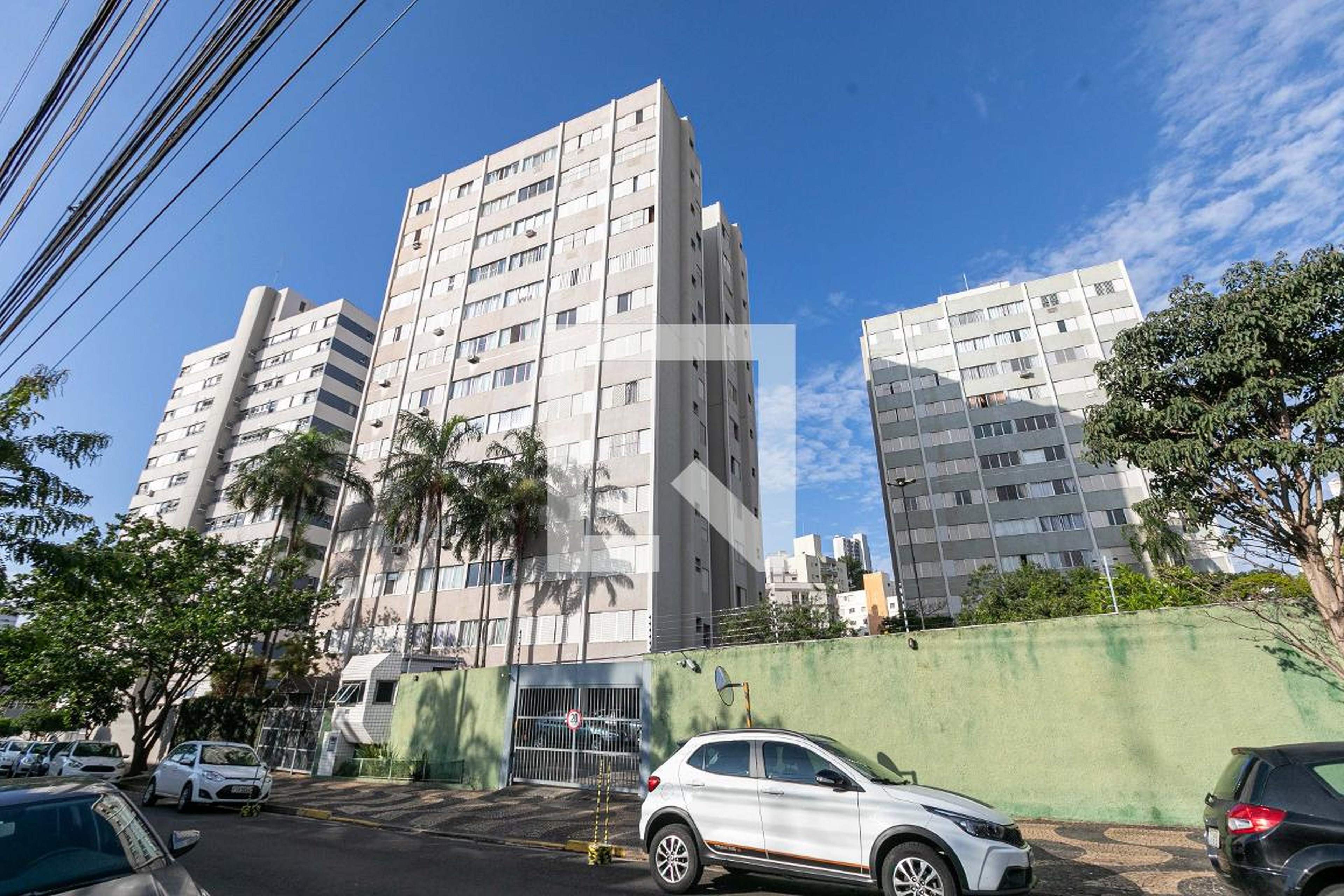 Fachada do Prédio Condomínio em Rua Barão de Paranapanema, 368