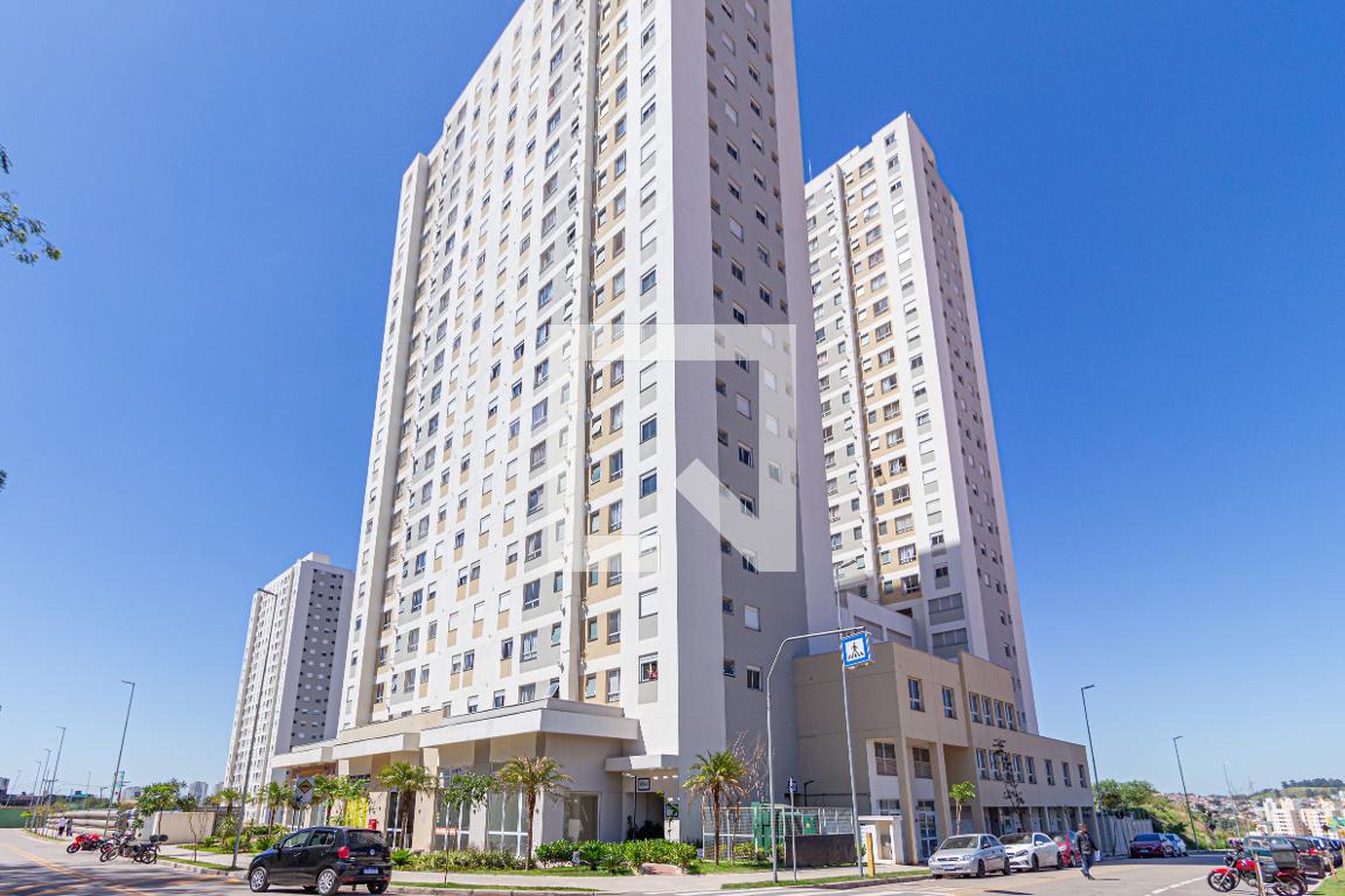 Fachada Condomínio em Rua Sergio Mascarenhas, 957