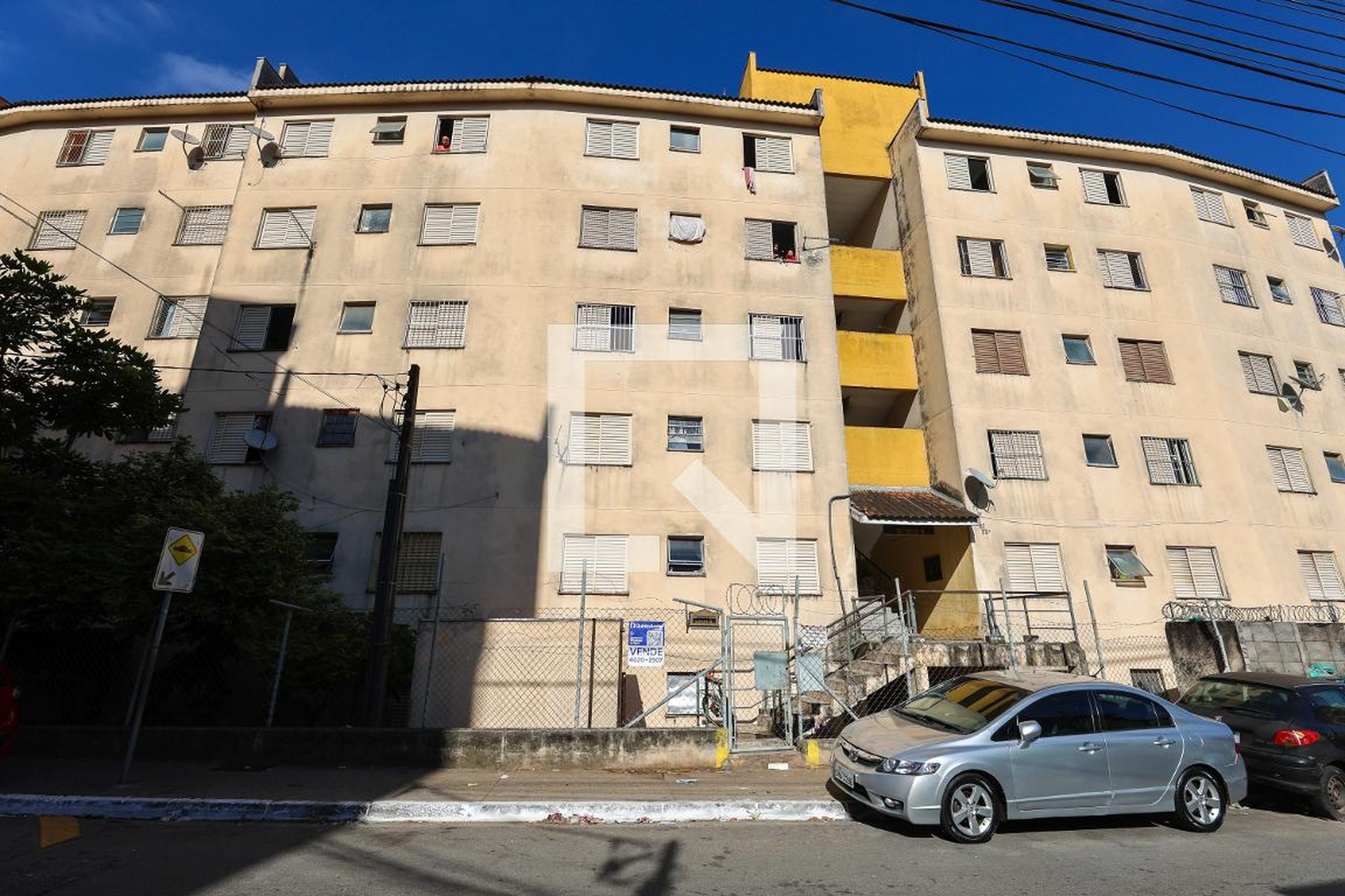 Fachada Condomínio em Rua Cardoso Moreira, 33A