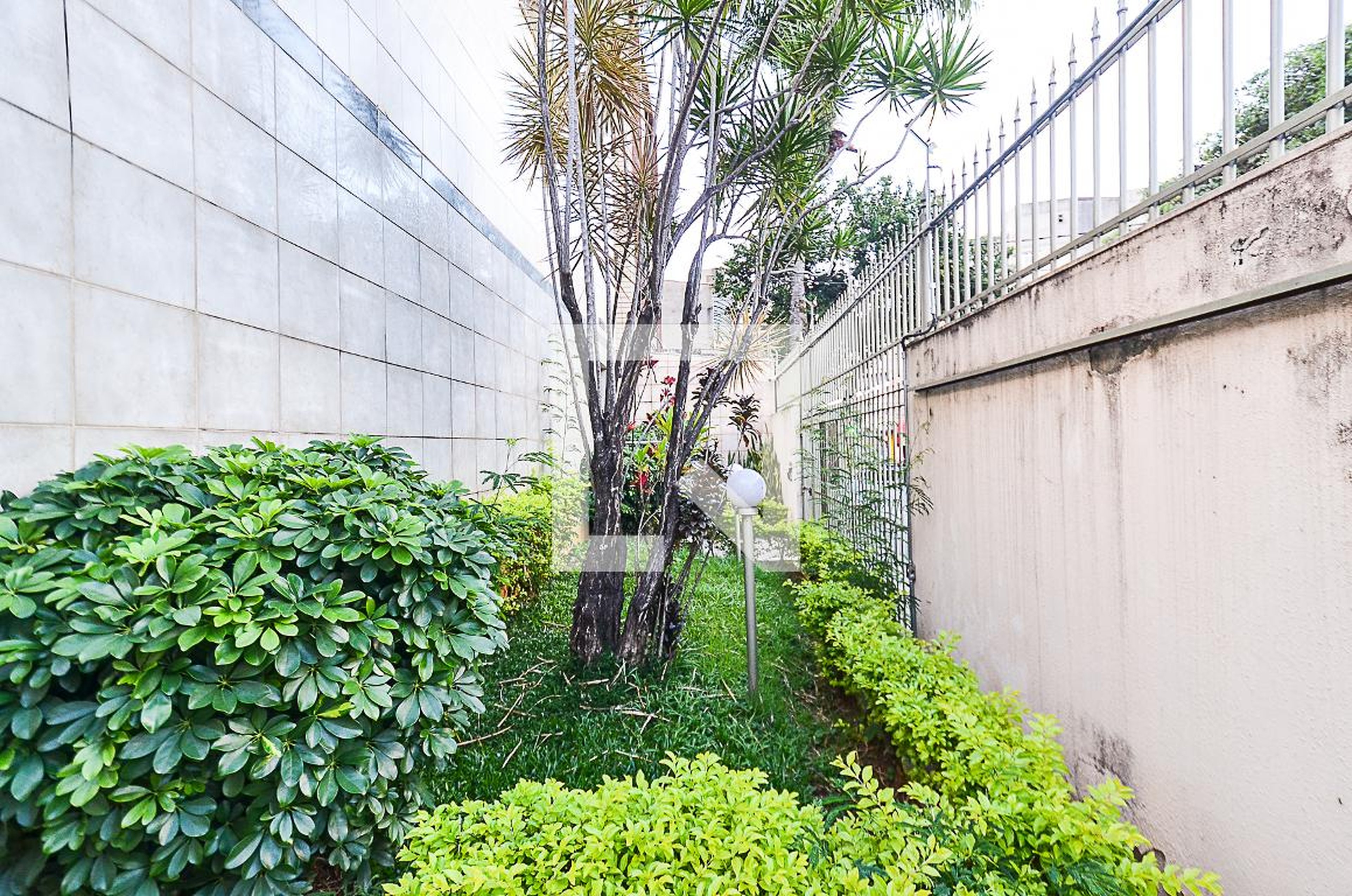 Entrada Condomínio em Rua Dom José Gaspar, 26