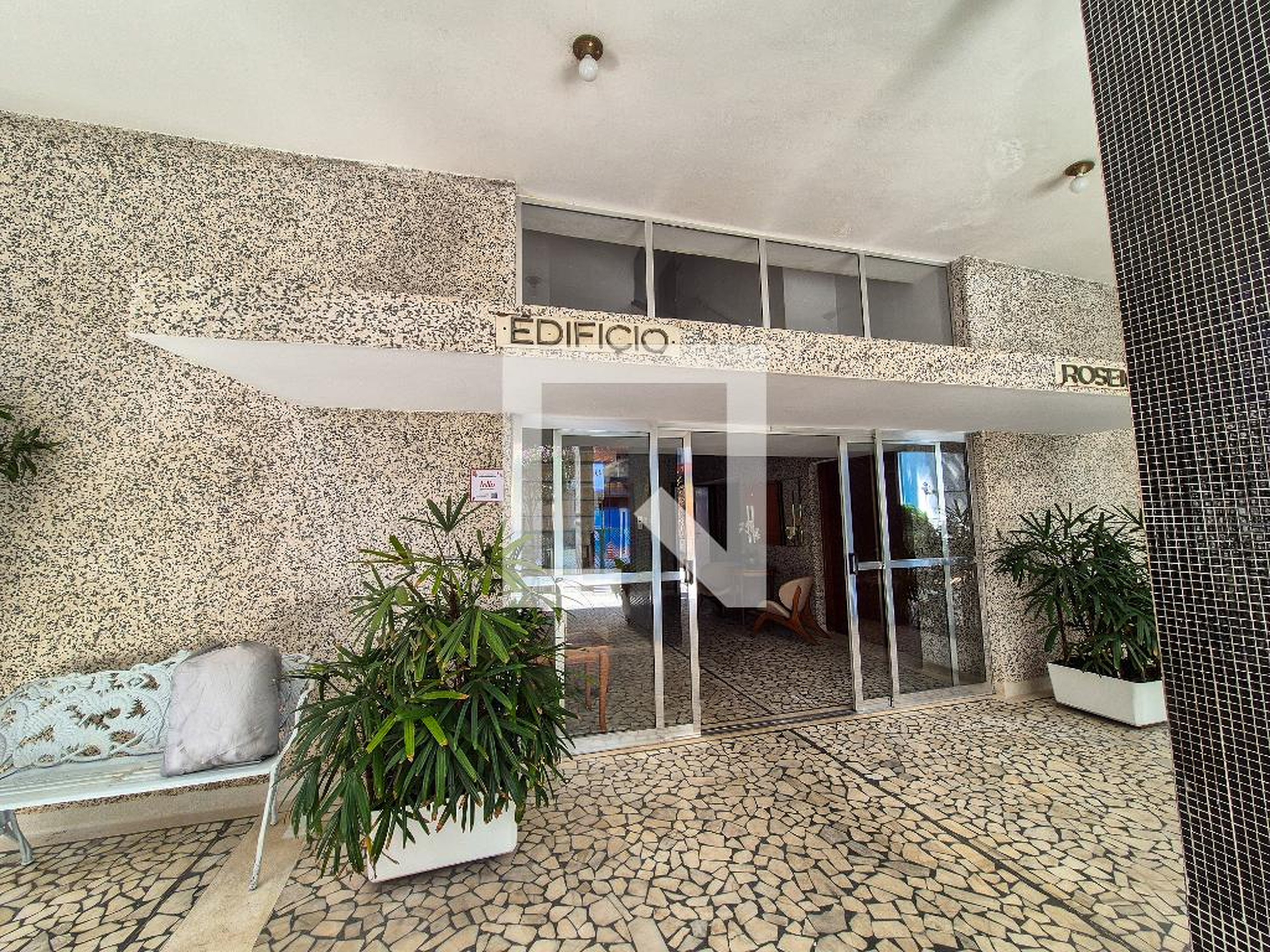 Entrada do Prédio - Edifício Rosemarie