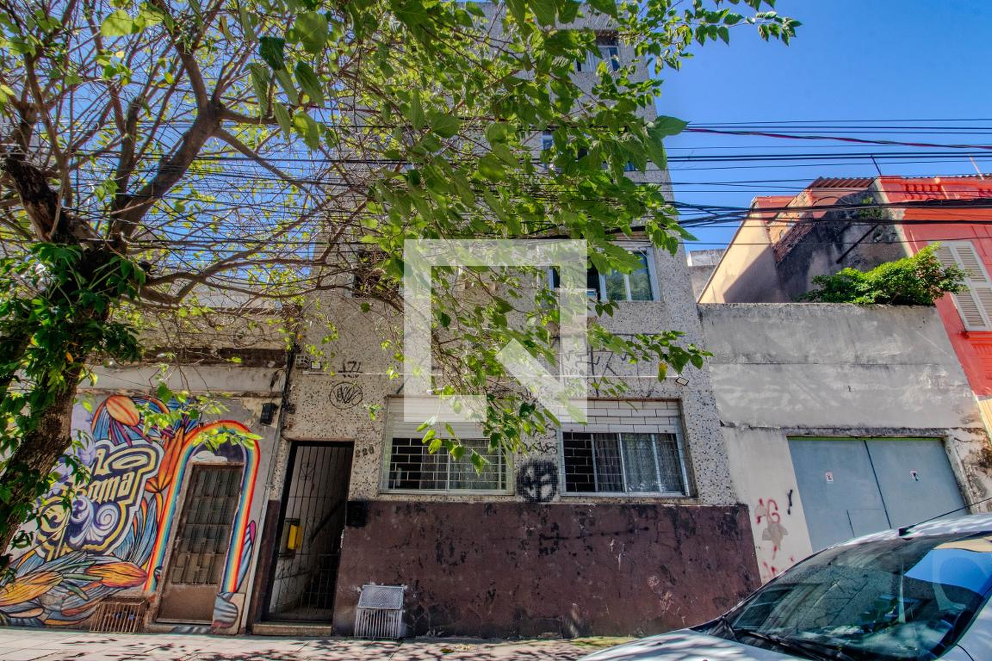 Fachada Condomínio em Rua General Salustiano, 228