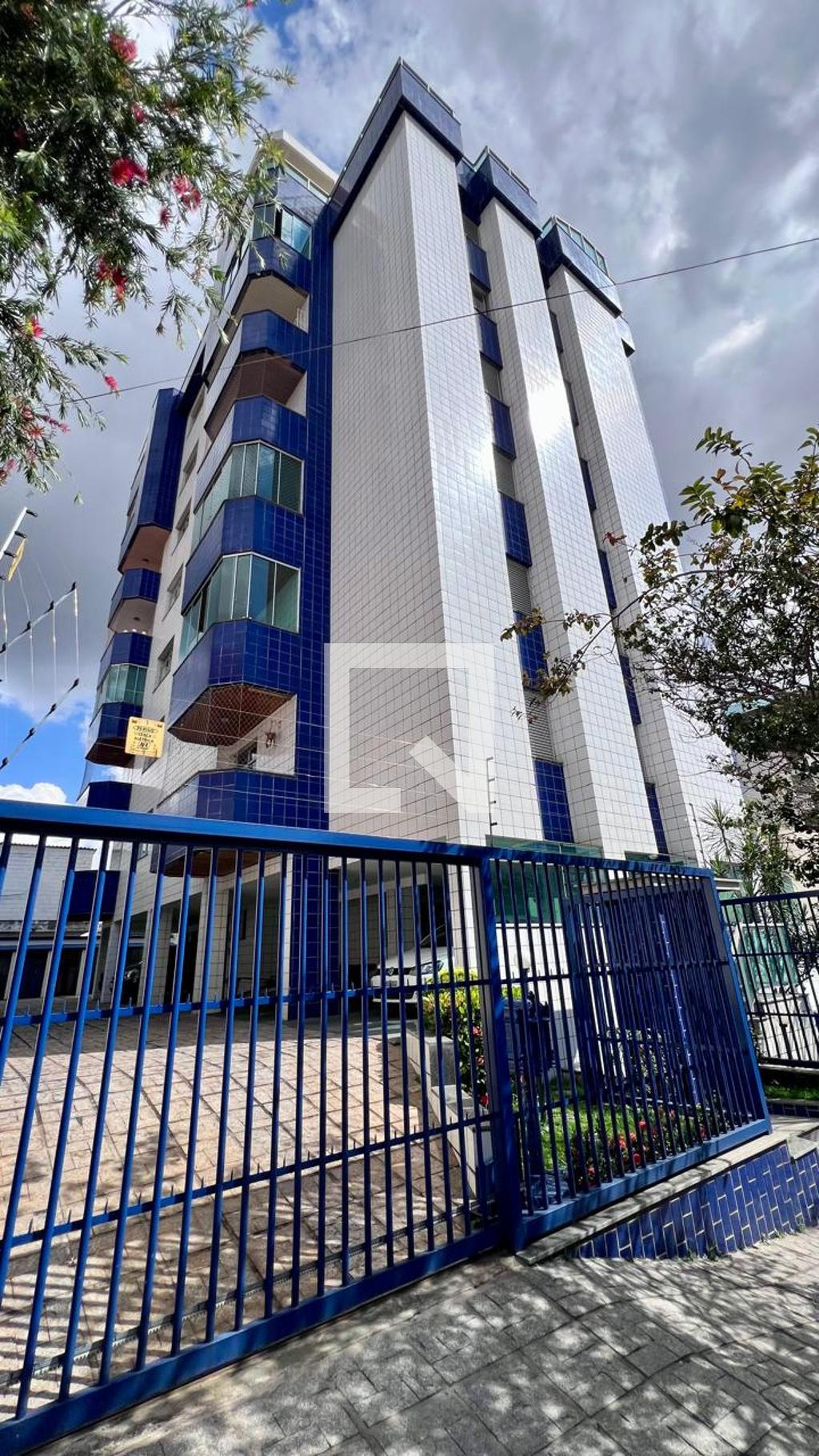 Fachada Condomínio em Rua Nadir, 165