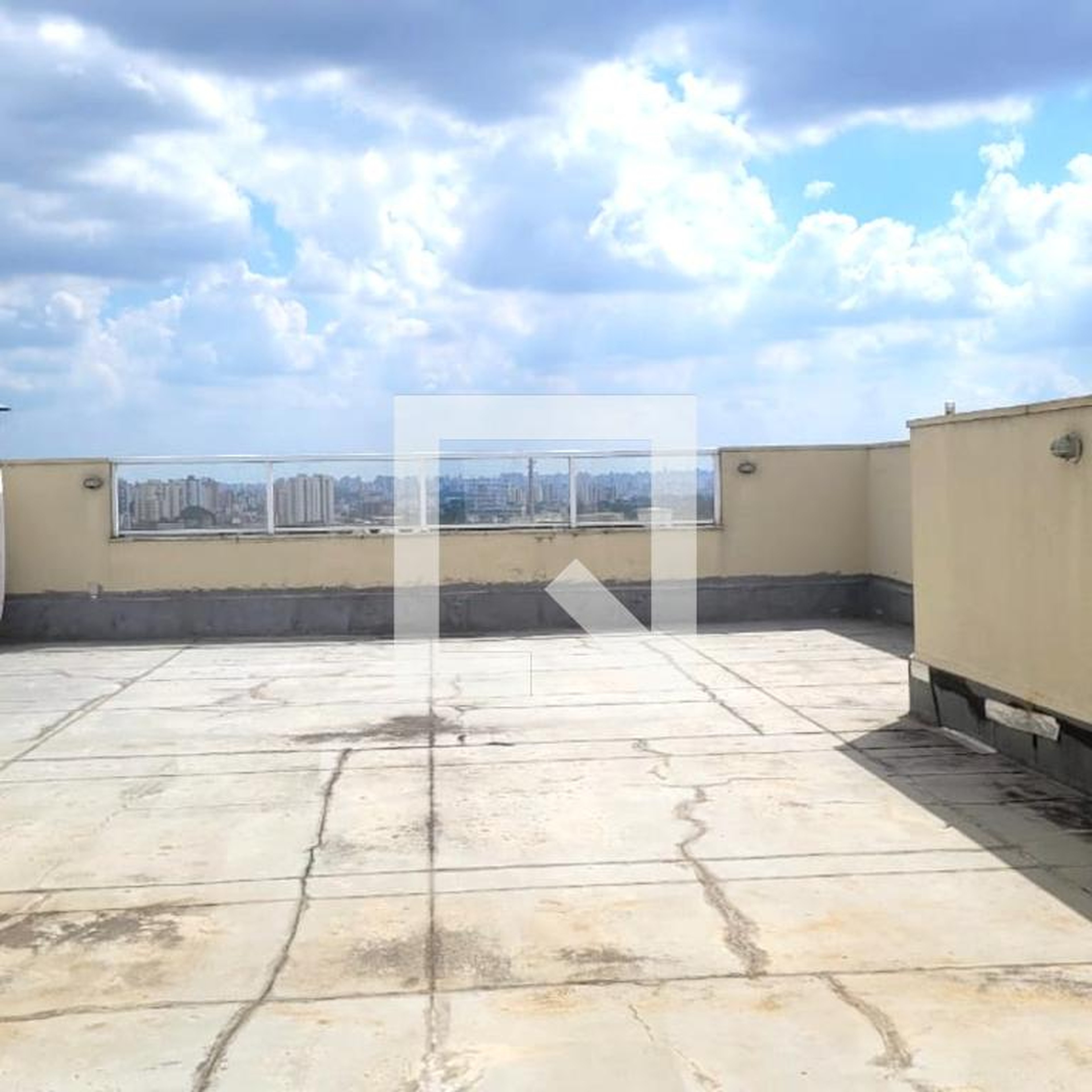 Área externa Condomínio em Rua Oslo, 313