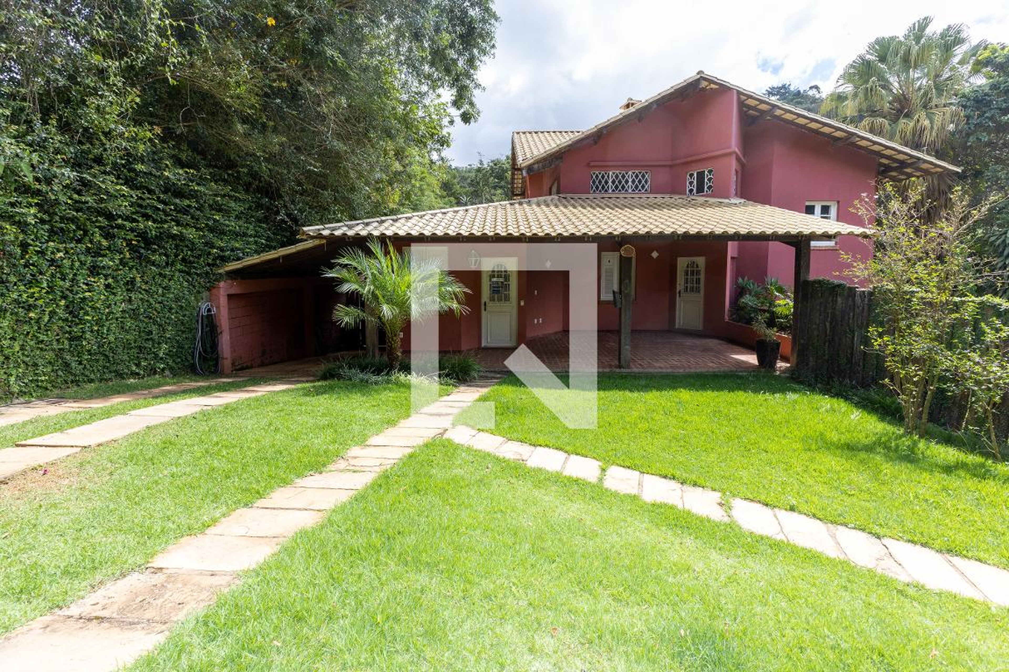 Fachada Condomínio em Alameda Serra do Espinhaço, 135