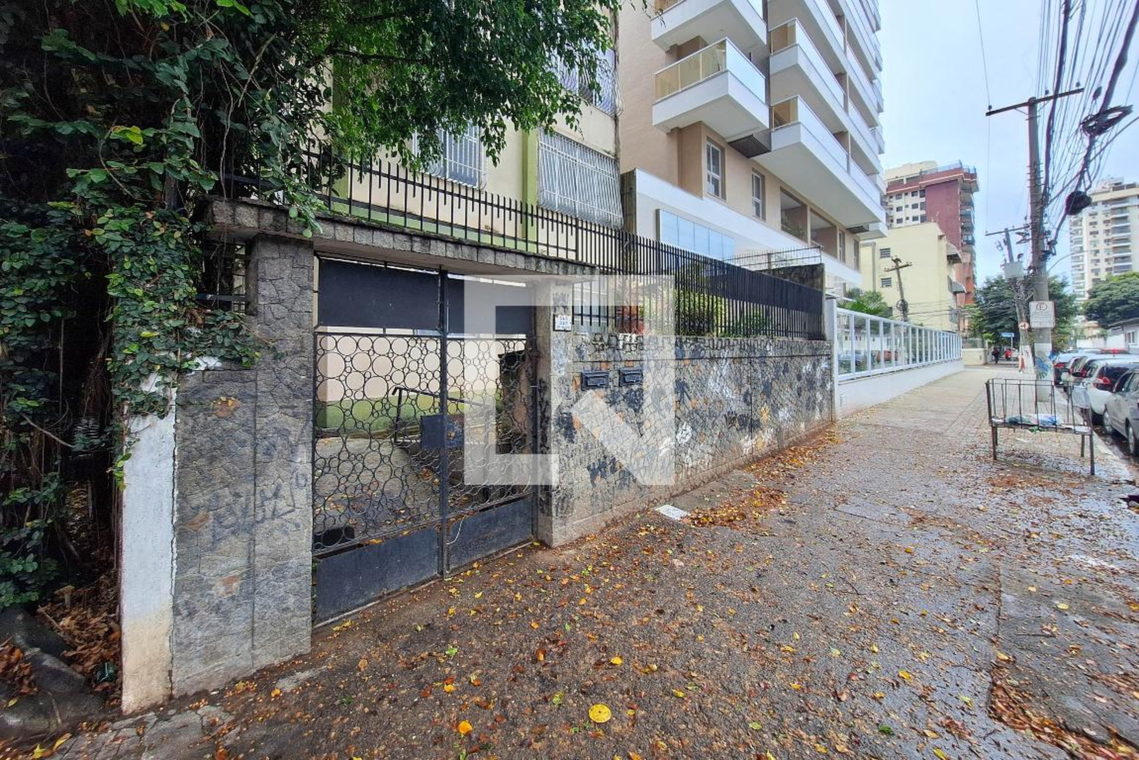Fachada Condomínio em Rua Presidente Backer, 345