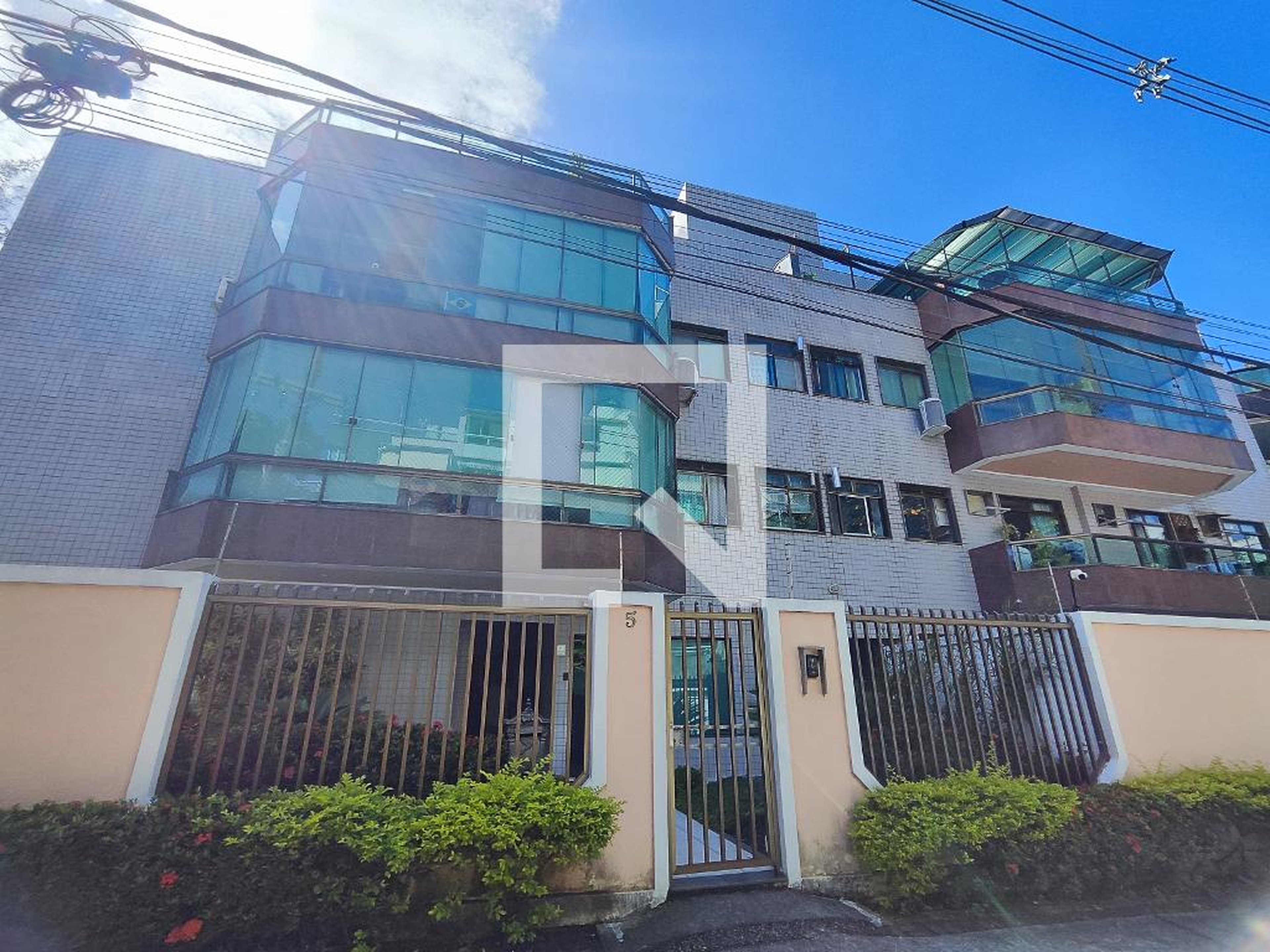 Fachada Condomínio em Rua Gabriel Matta, 5