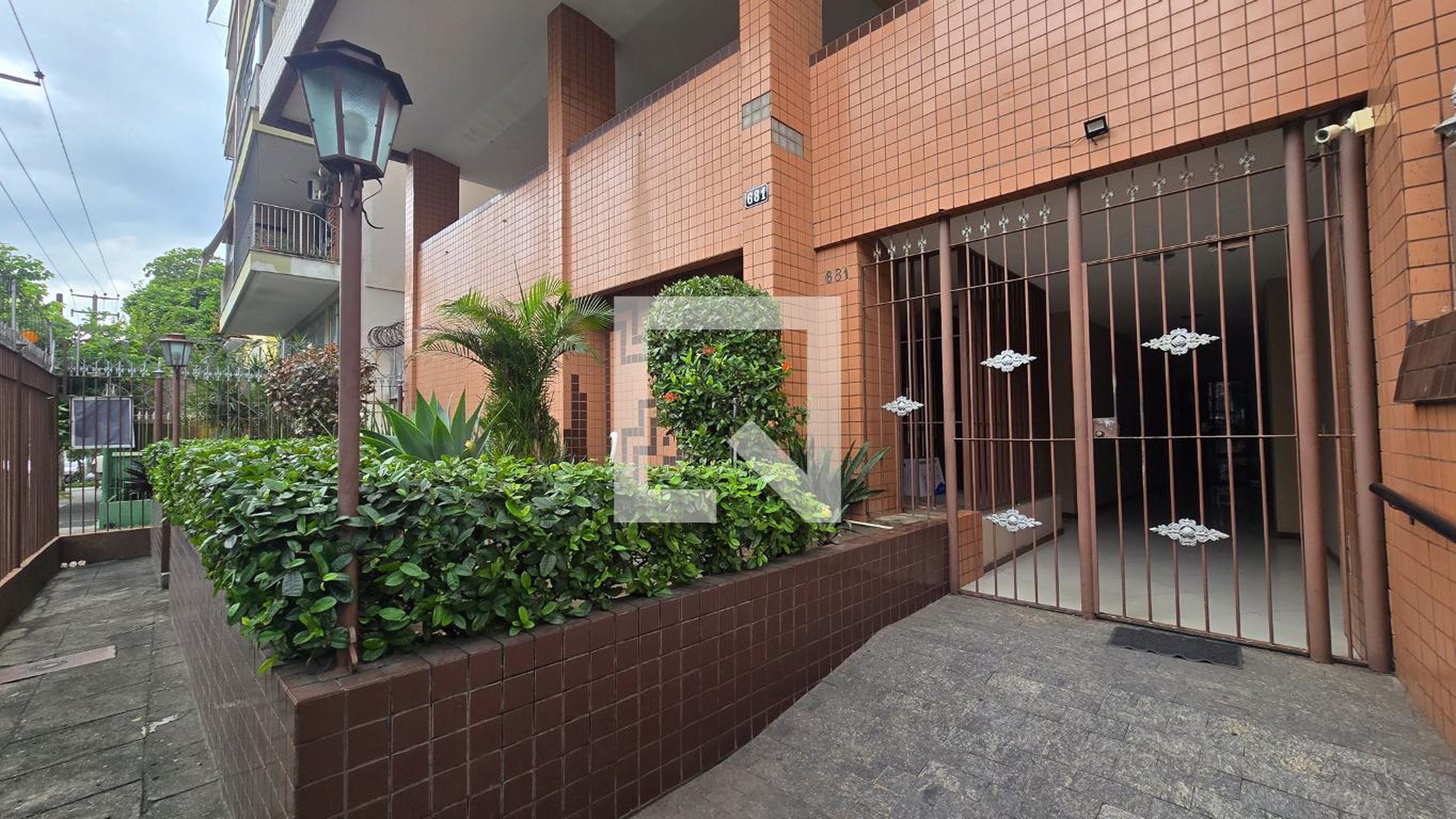 Hall de entrada Condomínio Infante Rodrigo