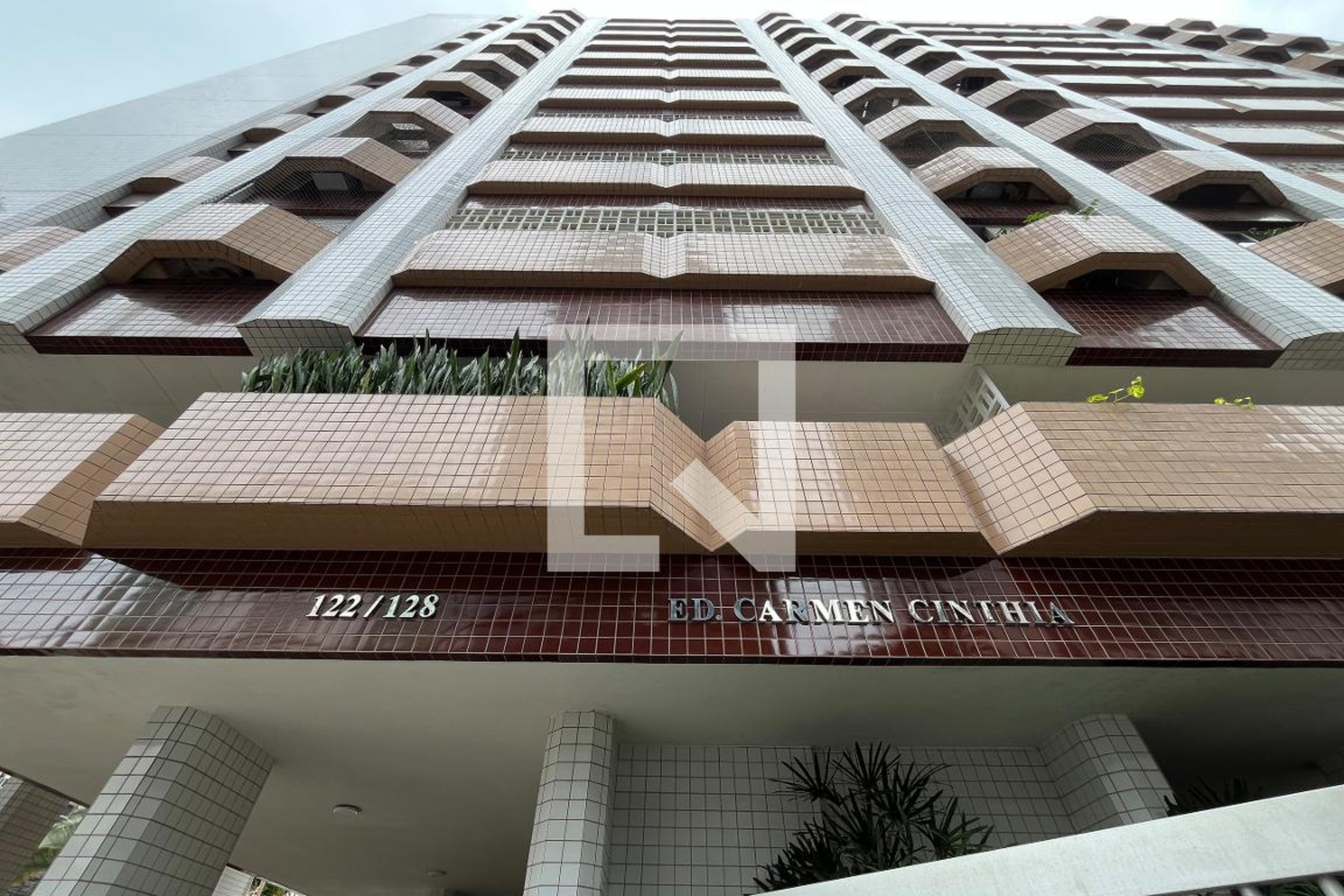 Fachada Condomínio em Rua Doutor Amilcar Mendes Gonçalves, 122