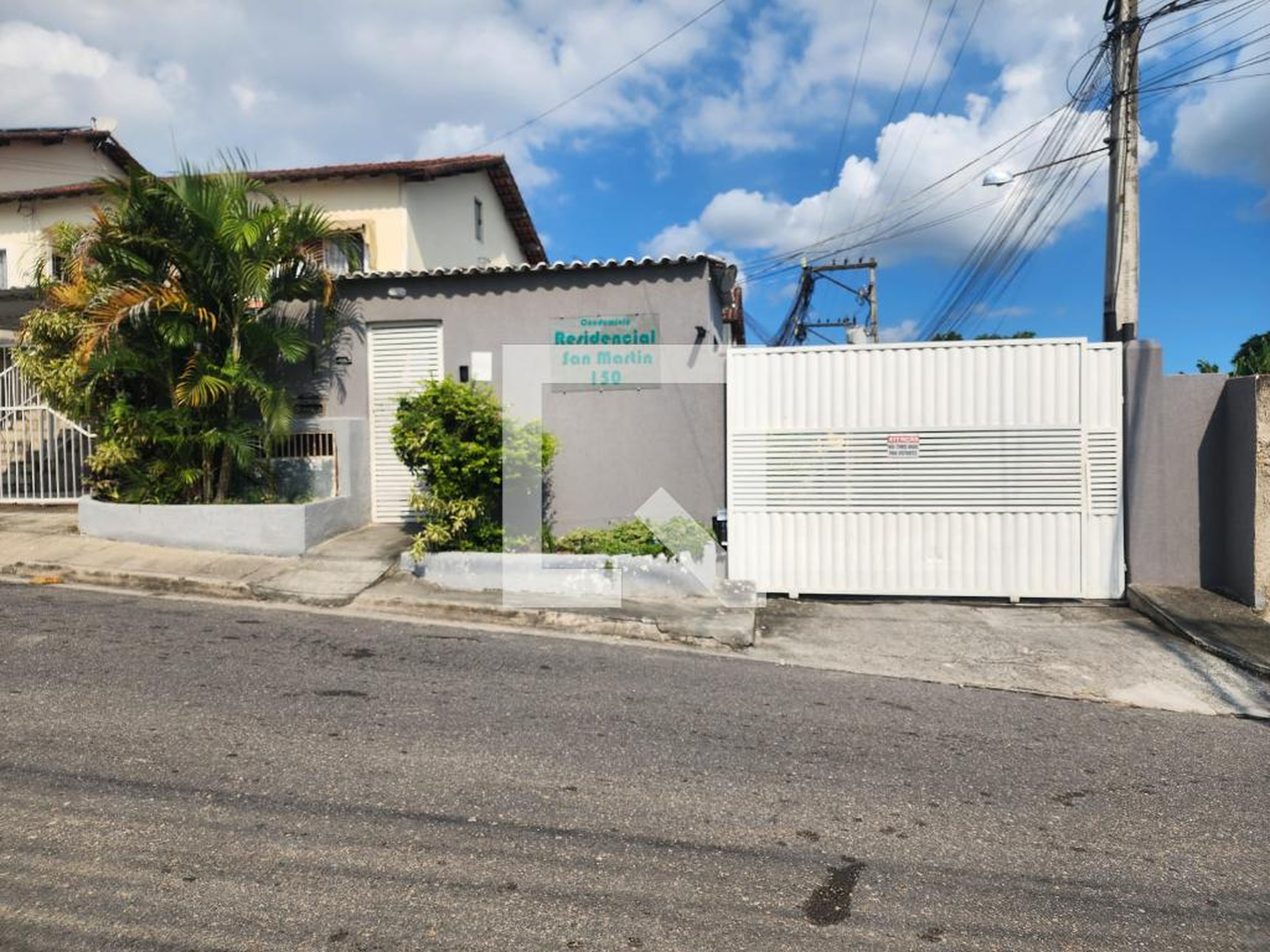 Fachada Condomínio em Rua Joaquim Cleto, 150