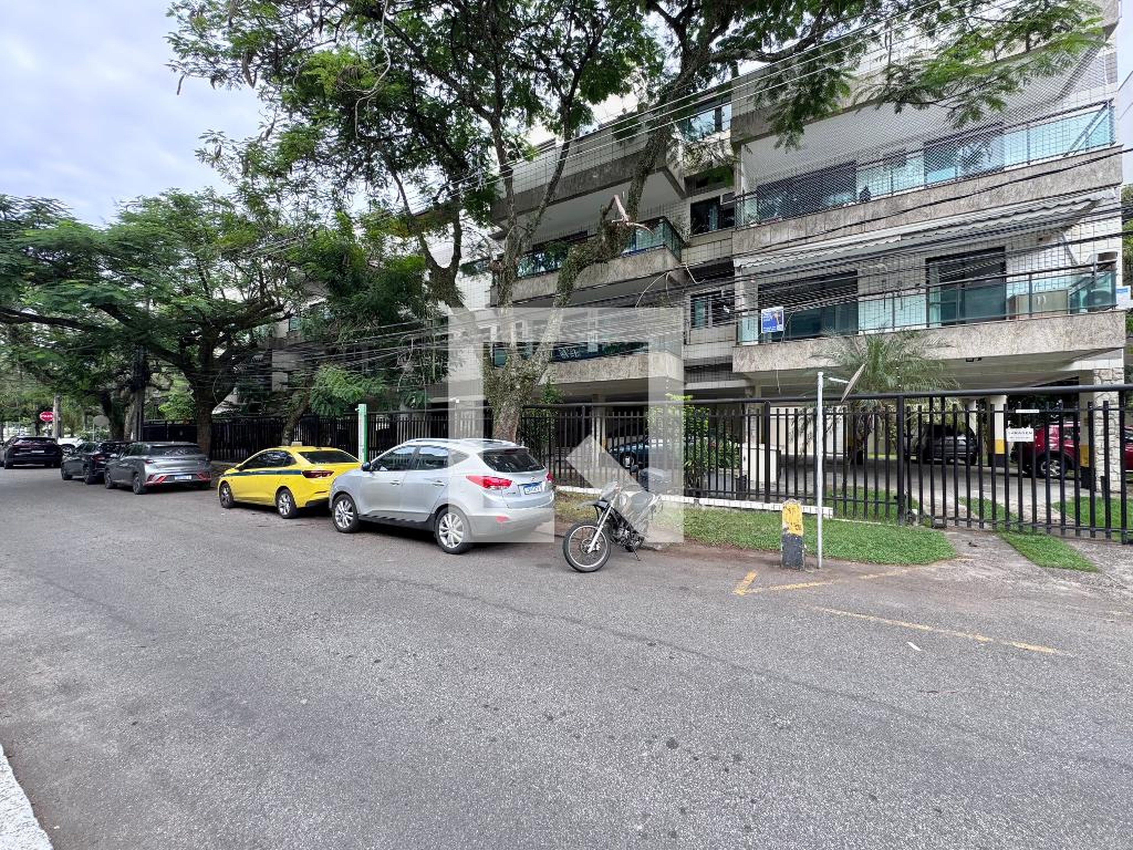 Fachada Edifício Residencial Charles Lind