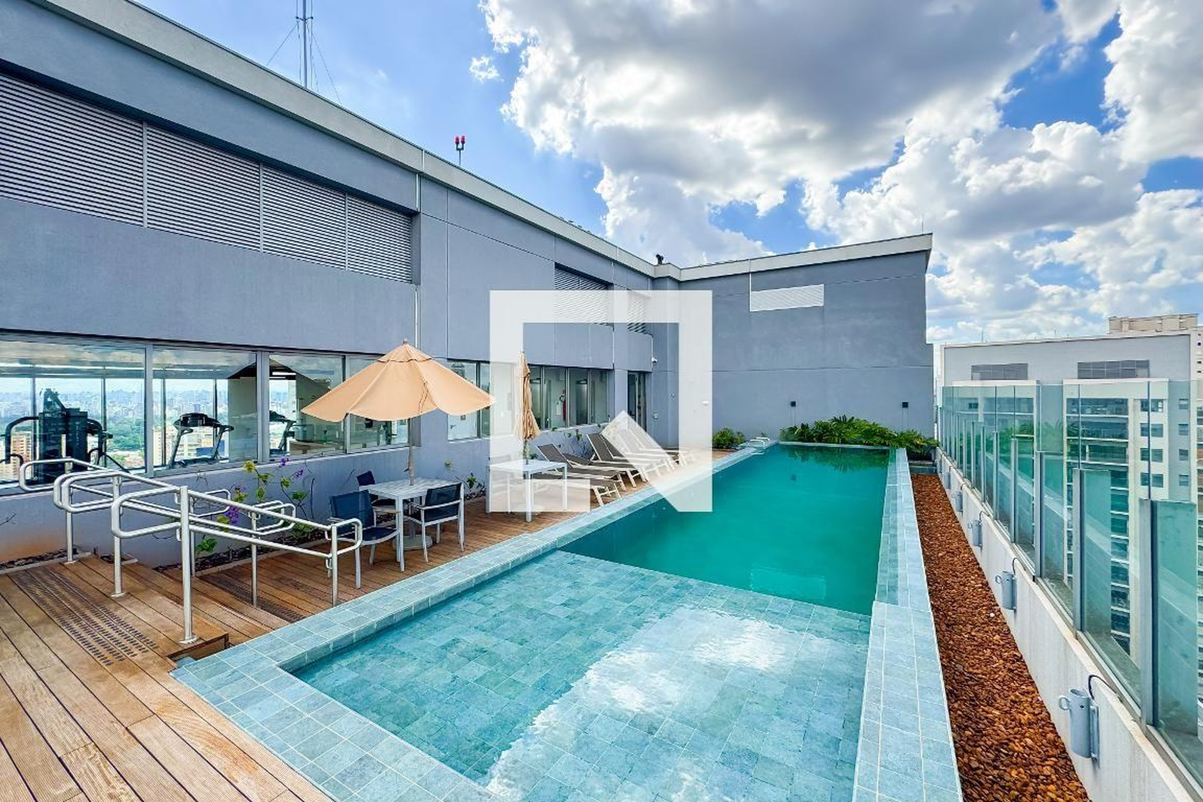 Piscina - You,Inc