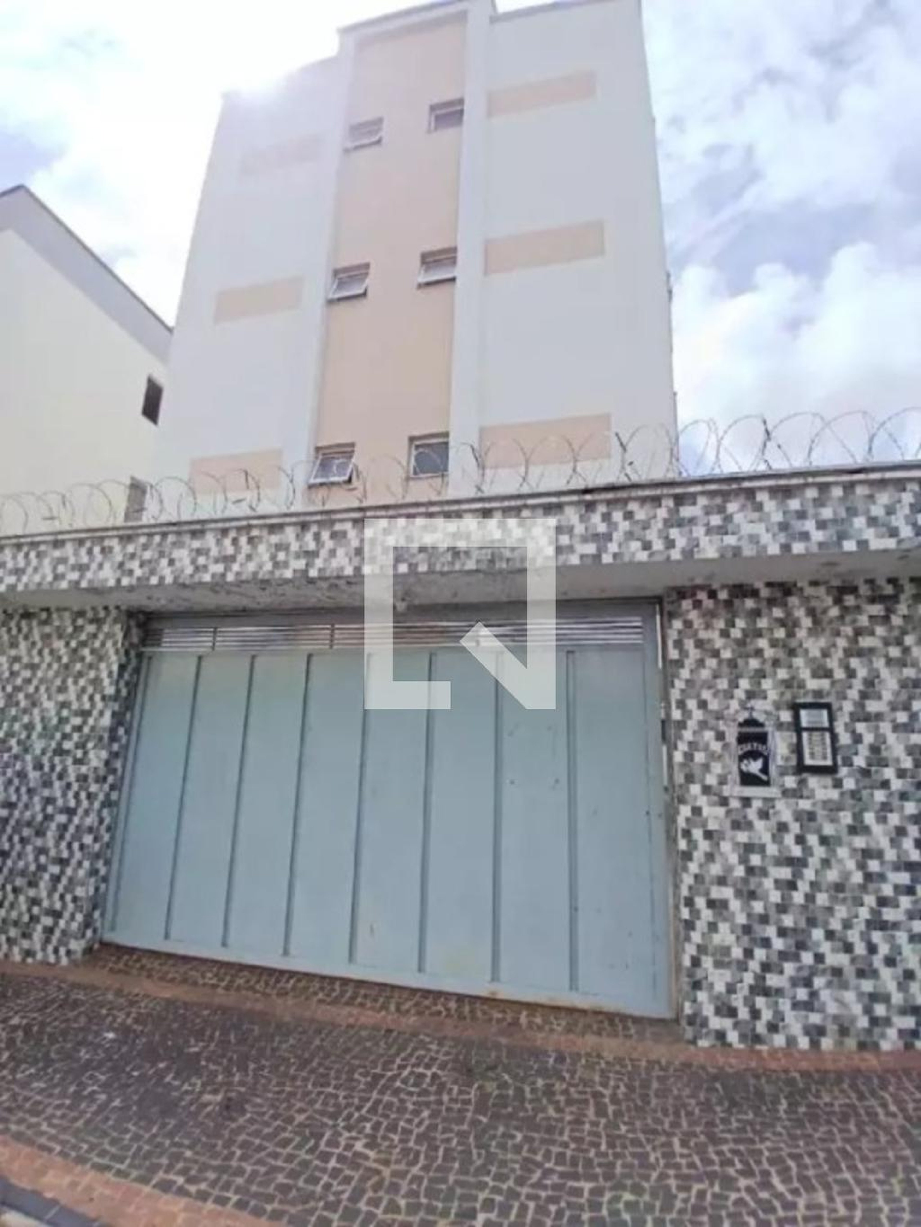 Fachada Condomínio em Rua Cecílio Jorge, 588