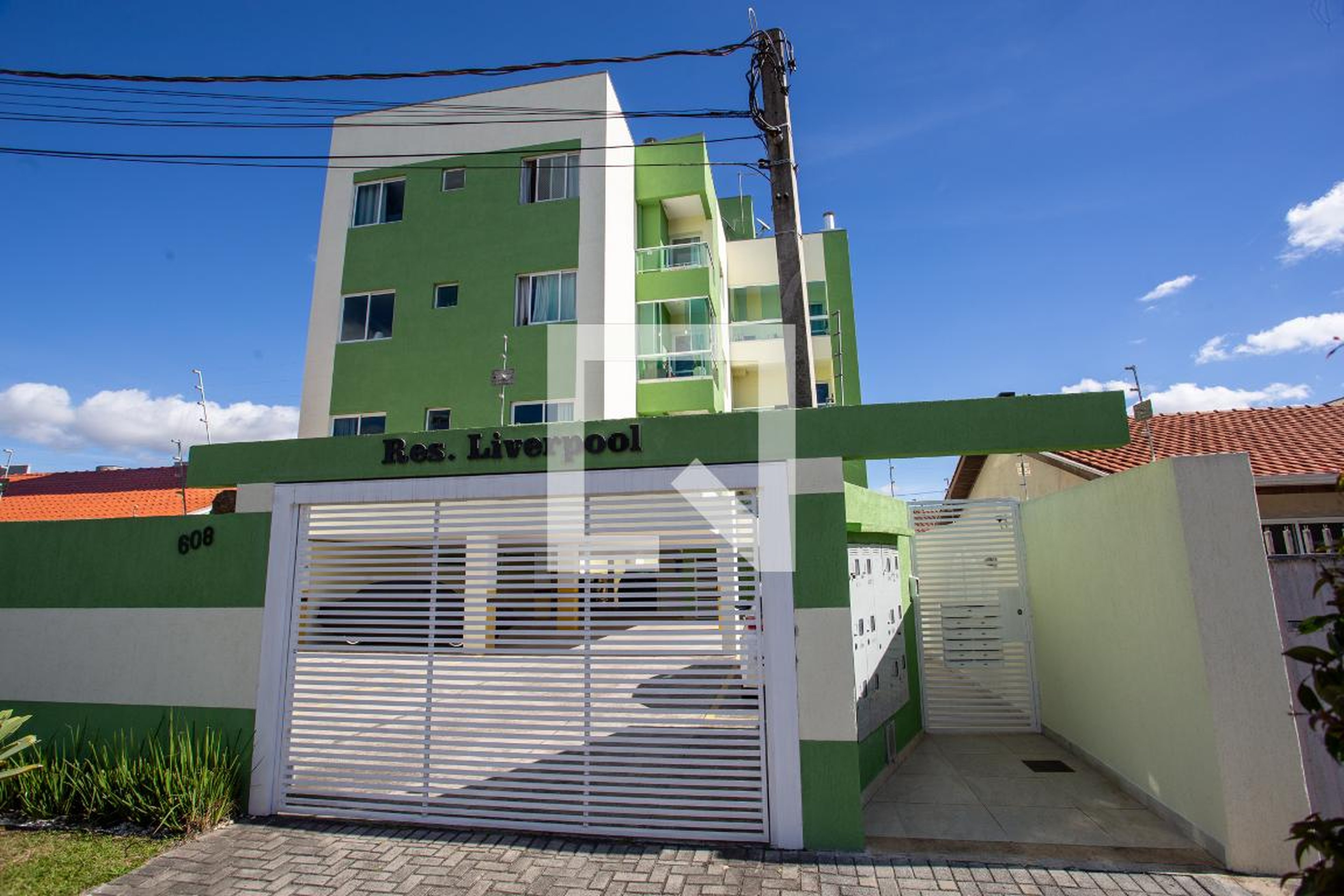 Fachada do Prédio Condomínio em Rua John Lenon, 608