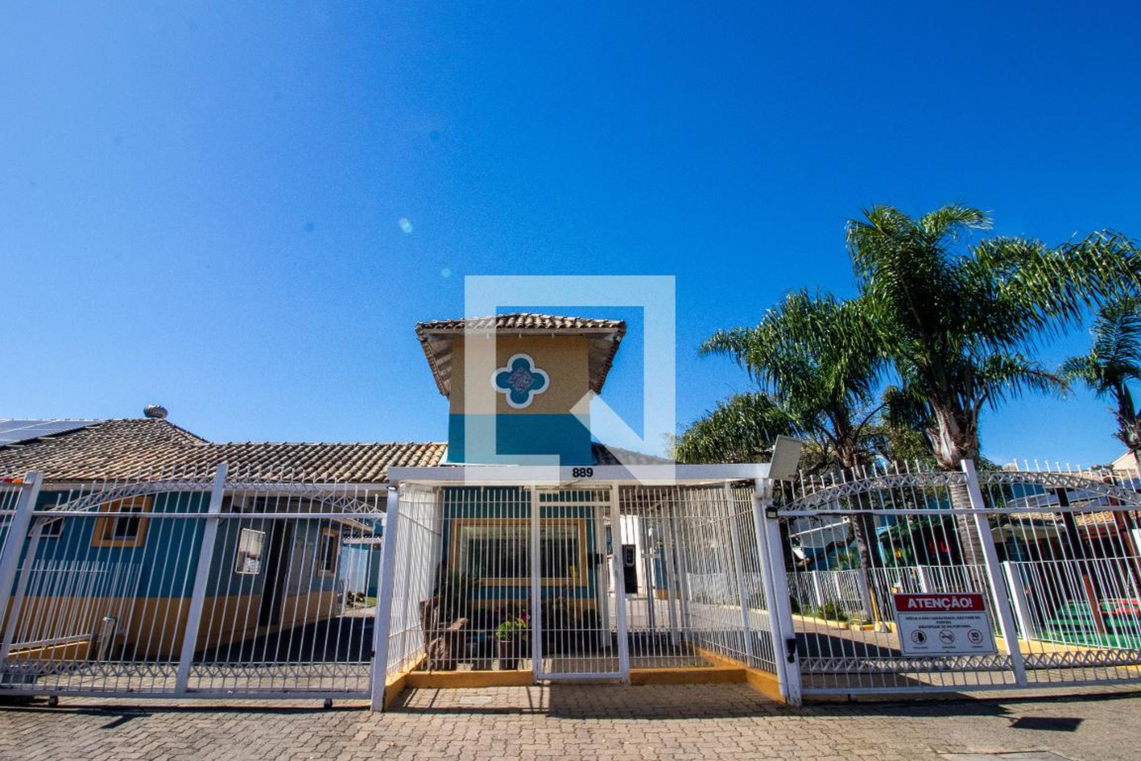 Fachada do Condomínio Condomínio Tulipas