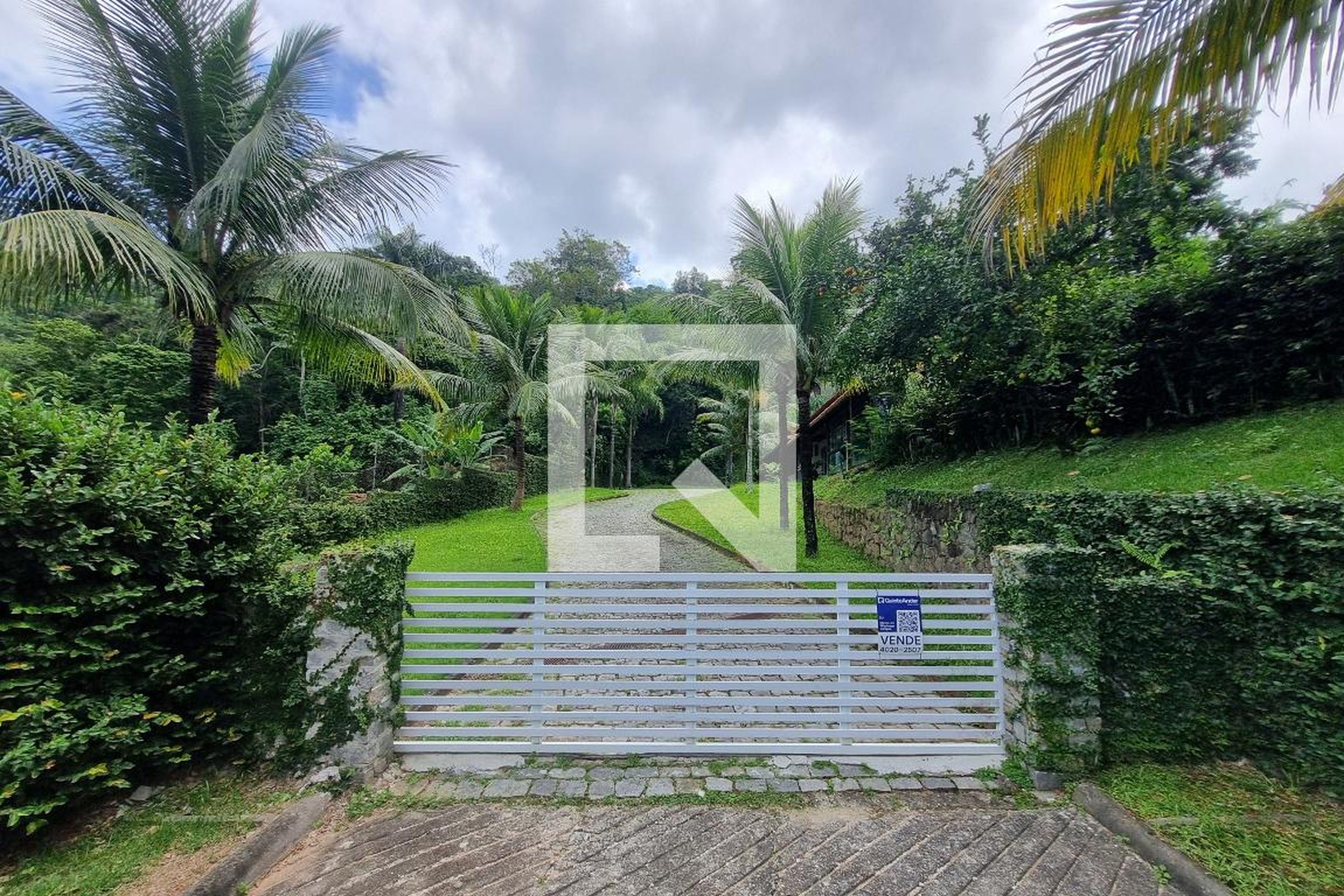 Fachada Condomínio em Avenida Carlos Mariguella, 380