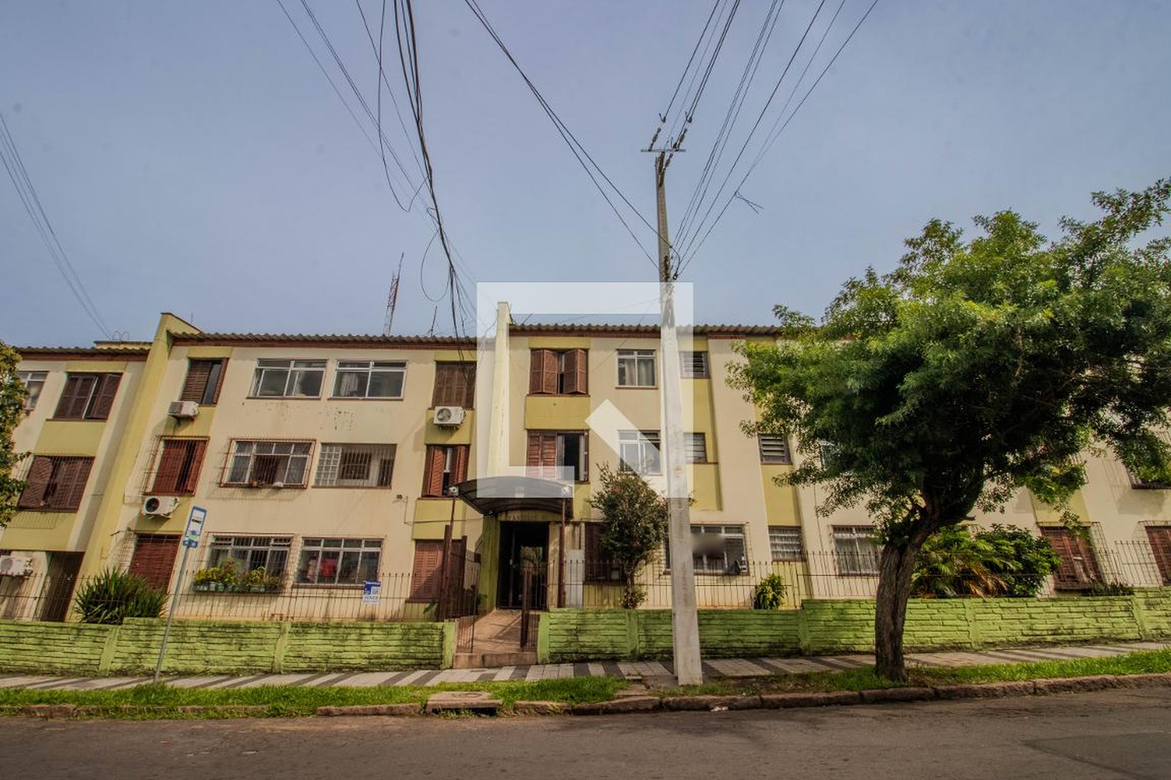 Fachada Condomínio em Rua Tarcila Moráes Dutra, 90