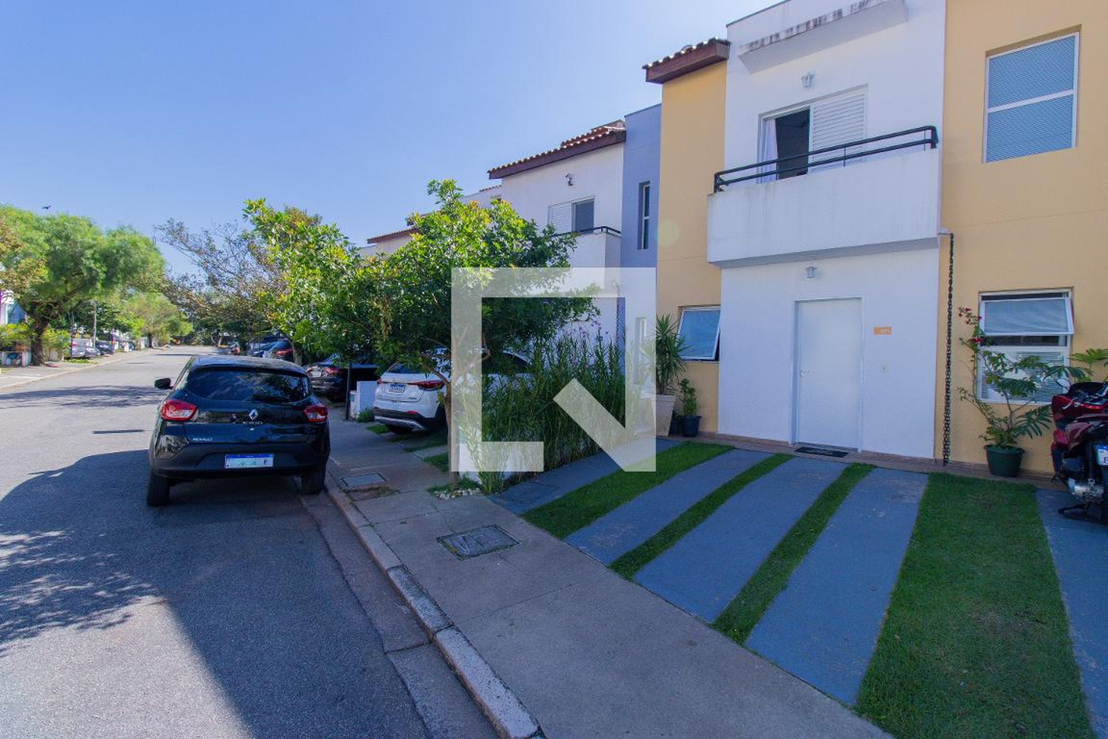 Fachada Condomínio em Estrada do Lutero, 65