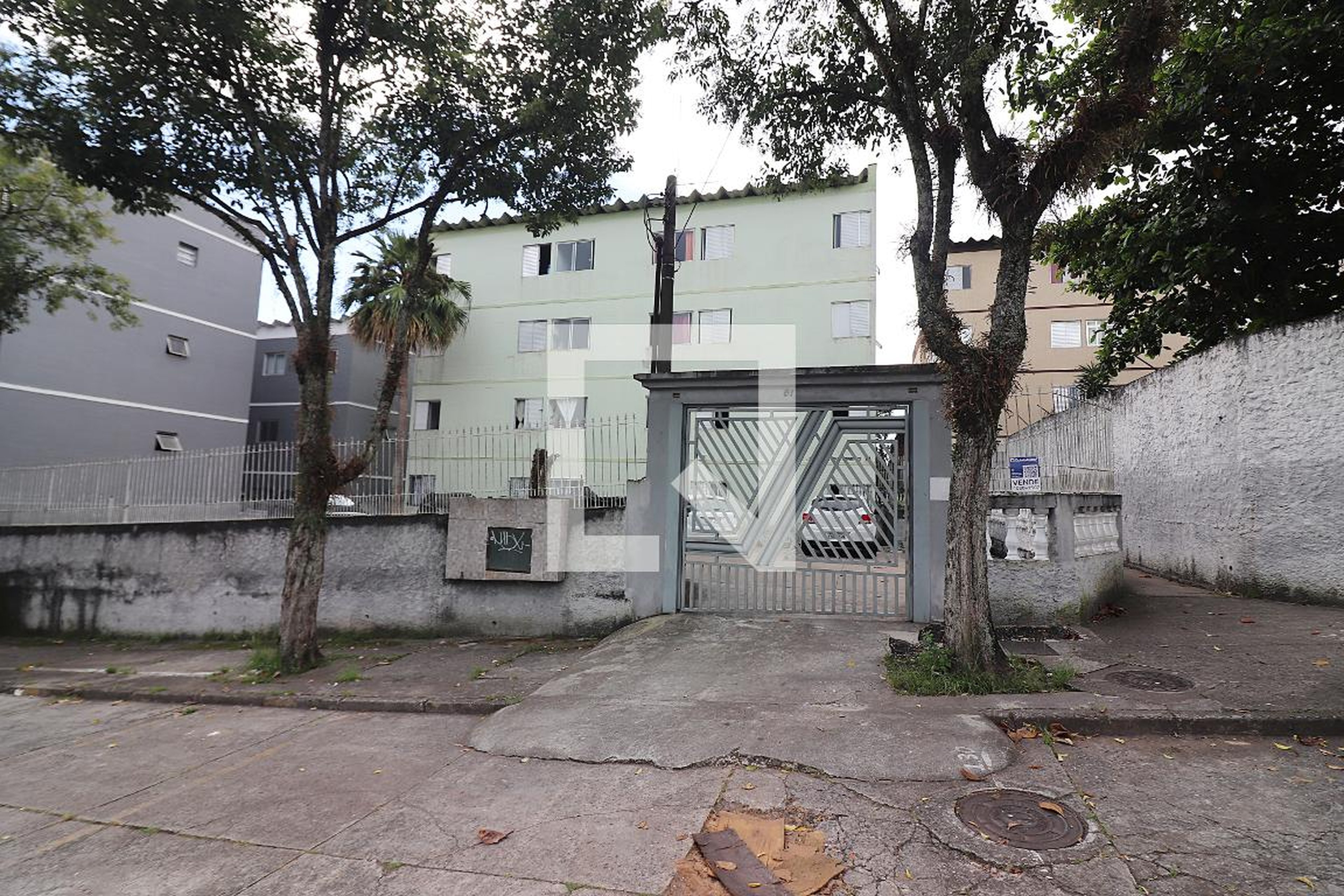 Fachada Condomínio em Rua Alfredo Scarpelli, 61