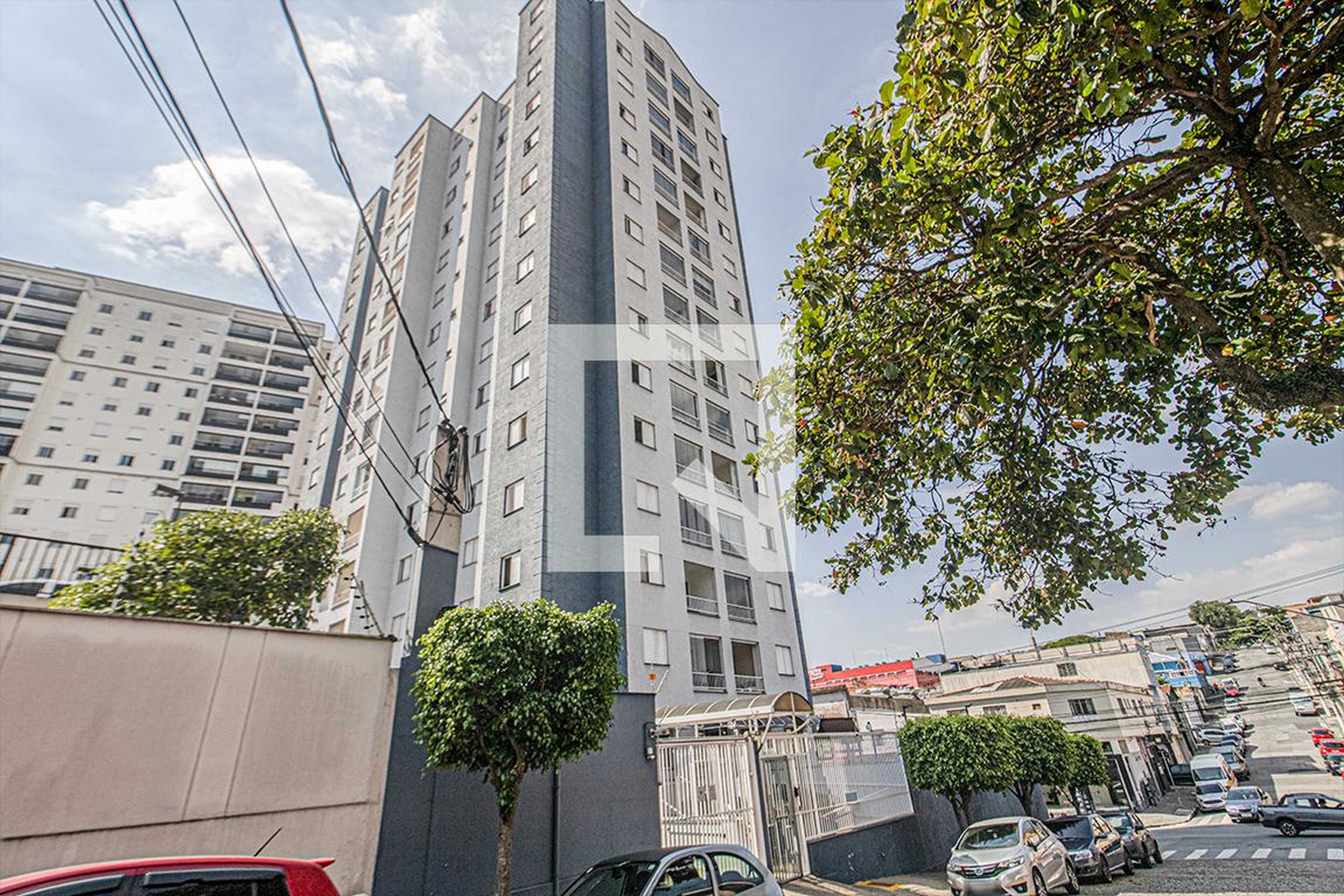 fachada Condomínio em Rua Araújo Gondim, 87