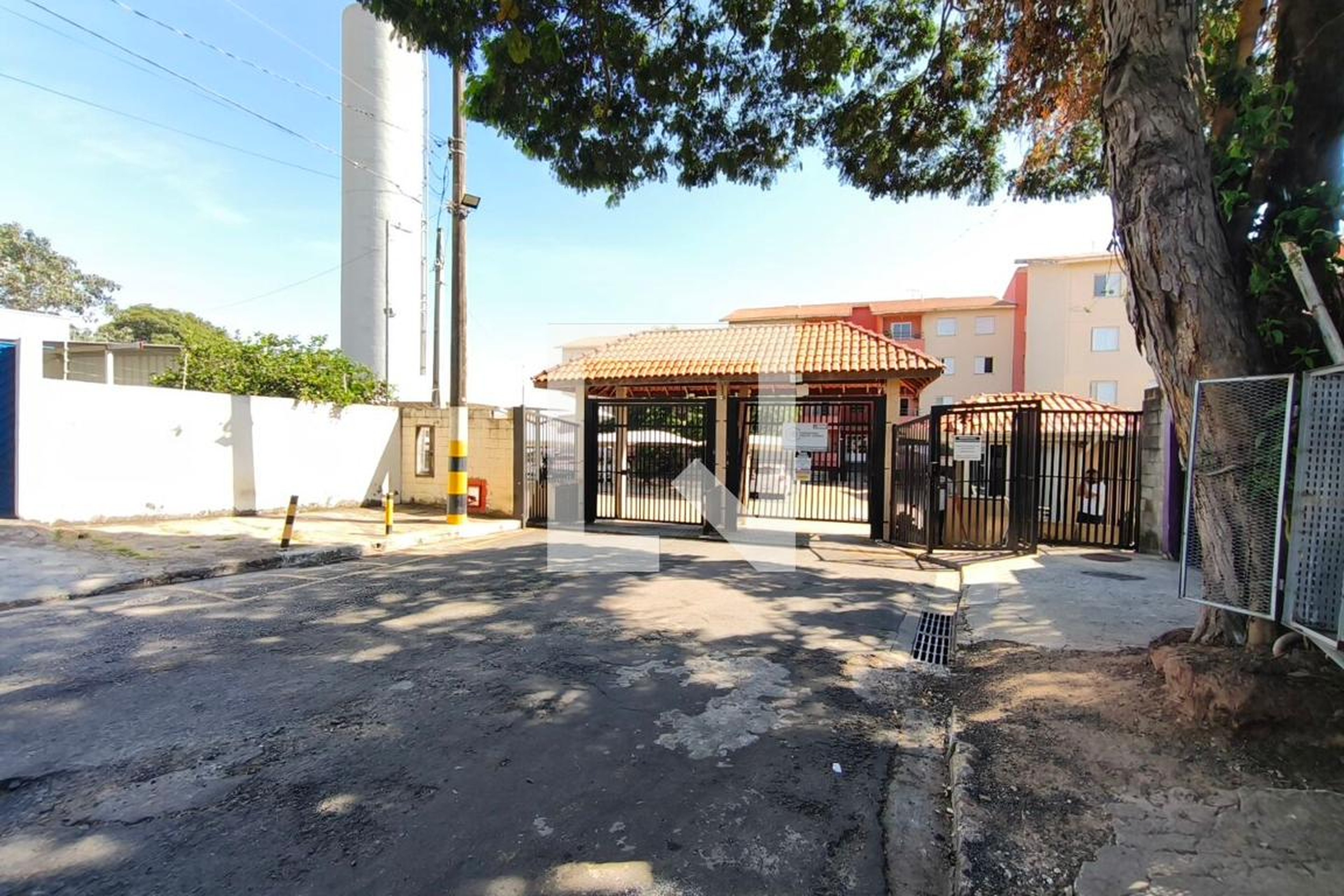 Fachada do Condomínio Condomínio em Rua Professora Urana Gomes Barros, 309