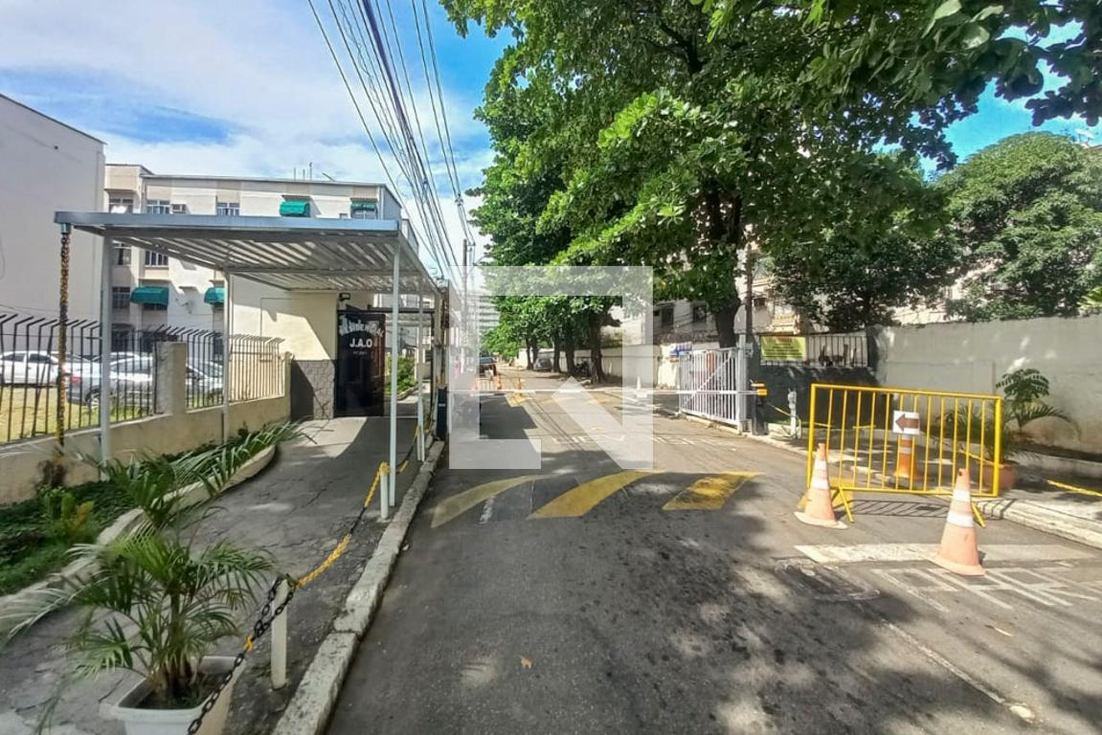 Fachada do Condomínio Condomínio em Rua João Adil de Oliveira, 31