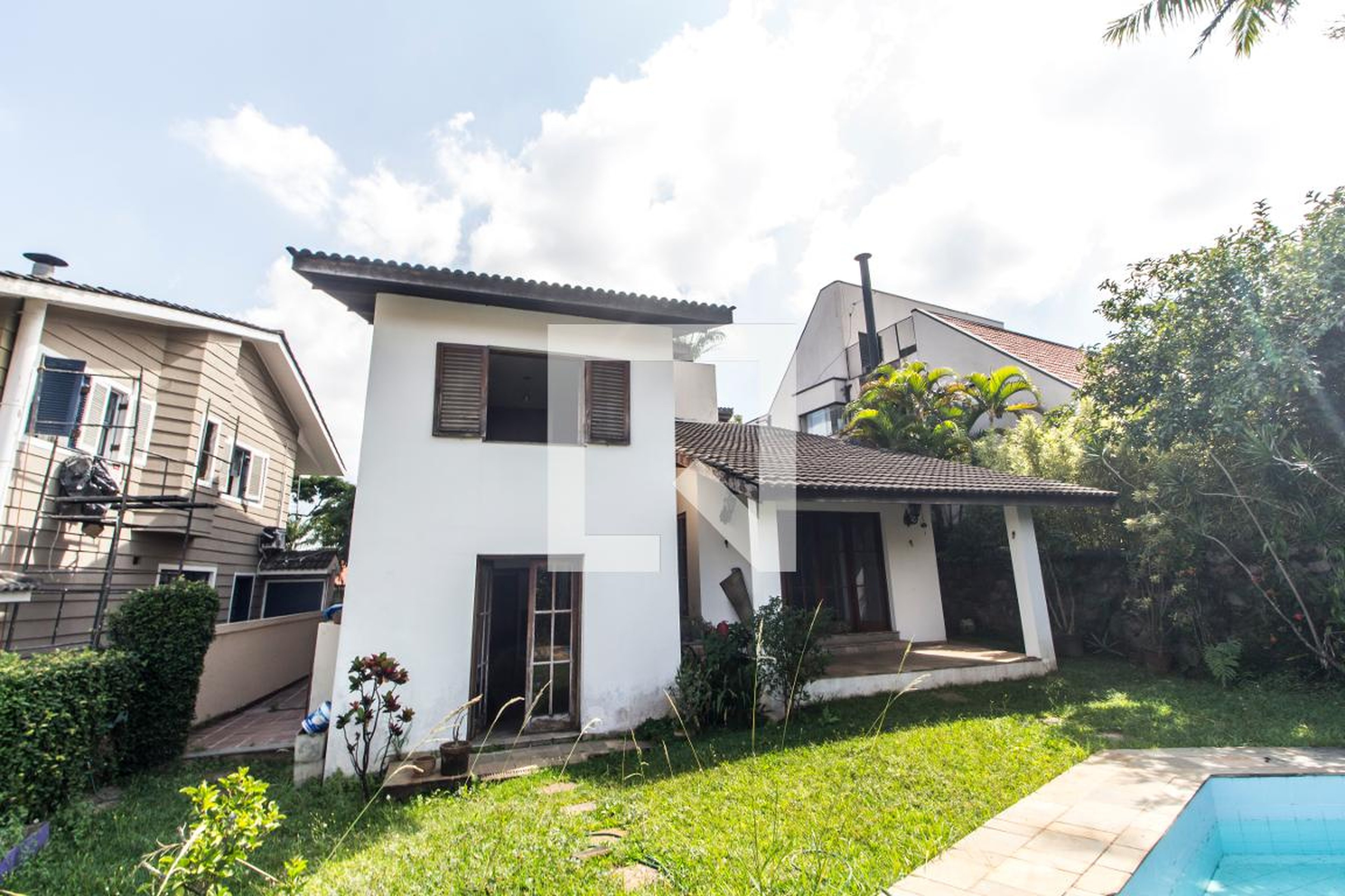 Fachada Condomínio em Alameda Safira, 483