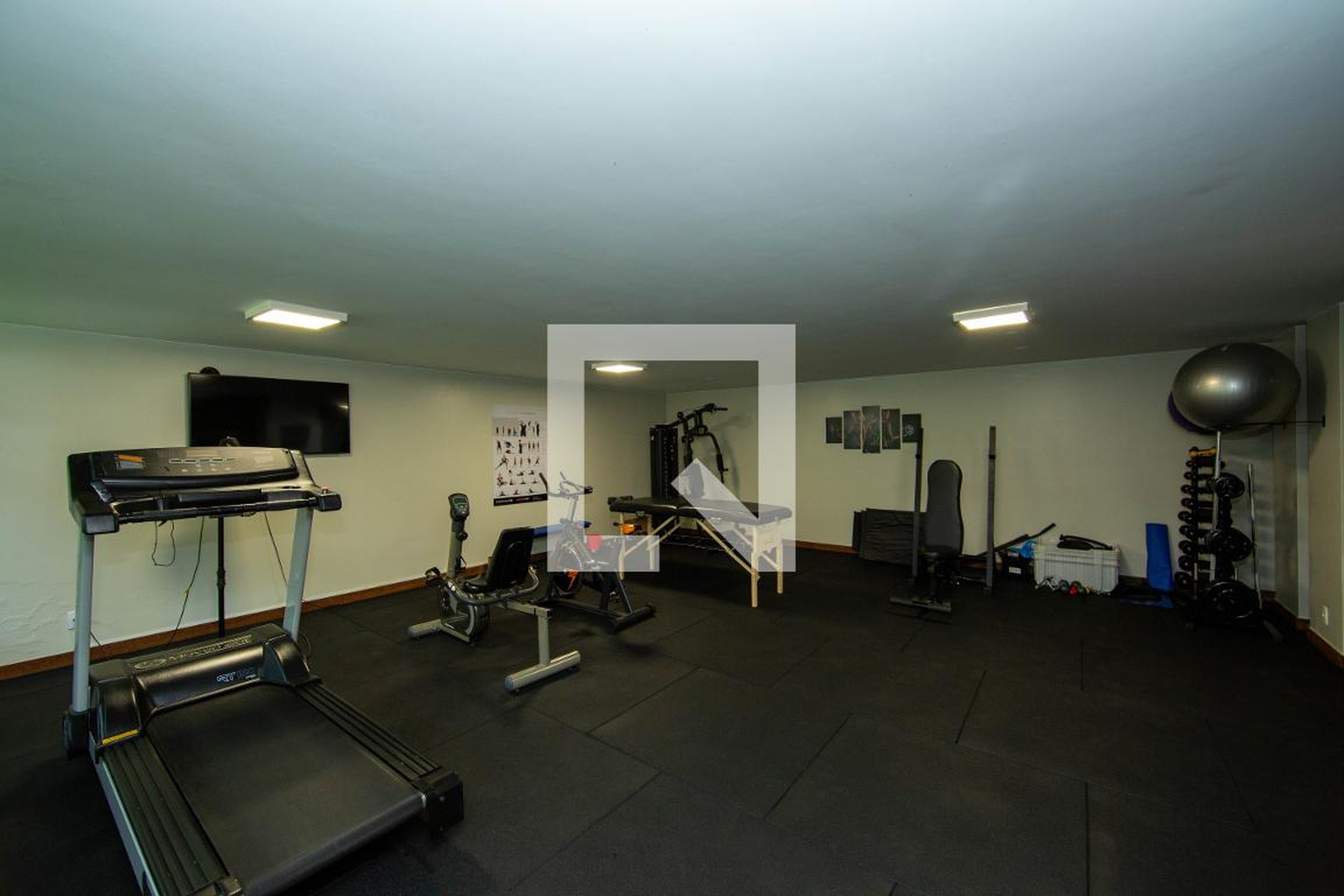 ACADEMIA Condomínio em Rua Trifana, 255