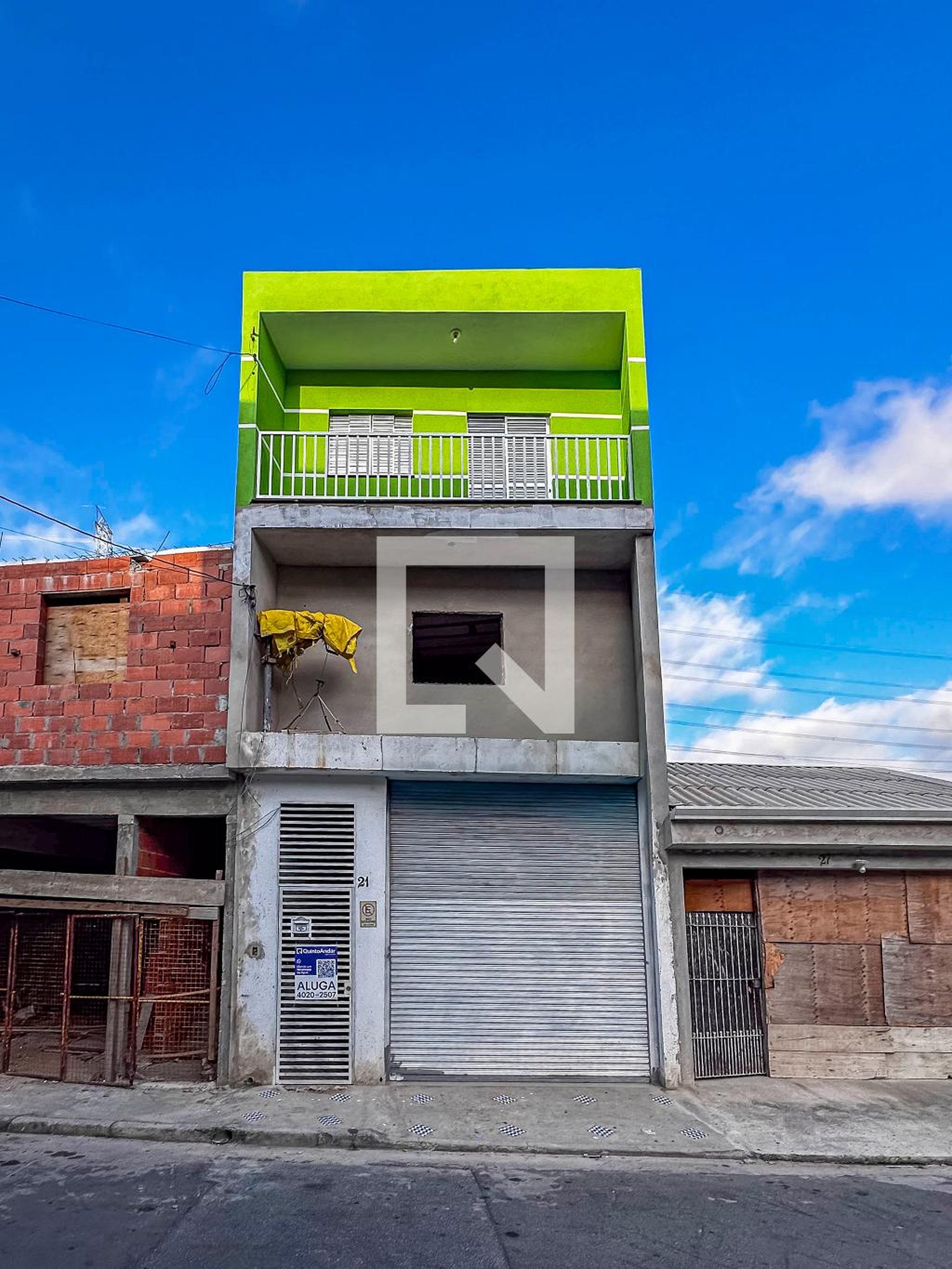 Fachada Condomínio em Rua Caboatã, 21