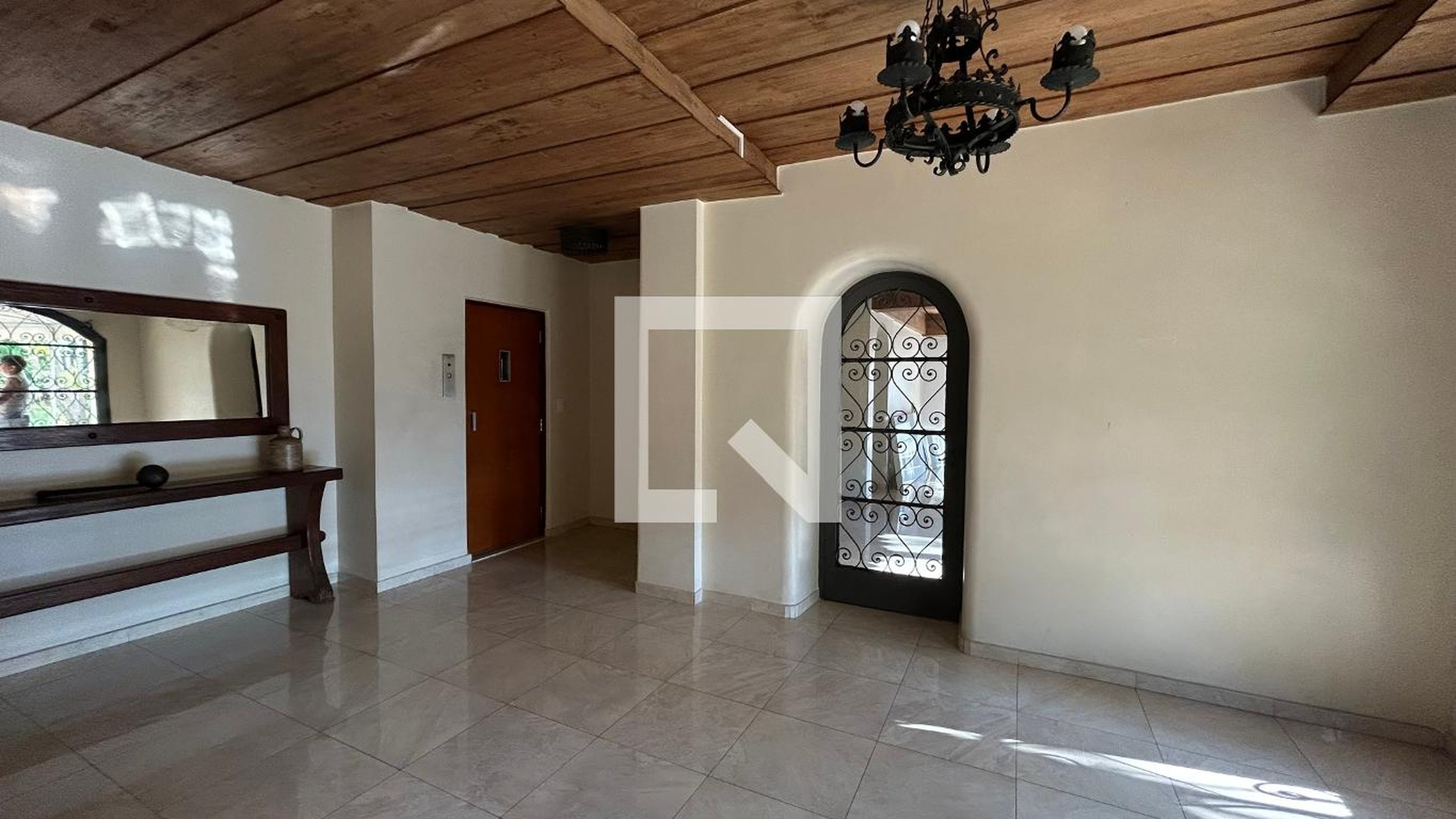 Hall de entrada - Edifício Mira Golf