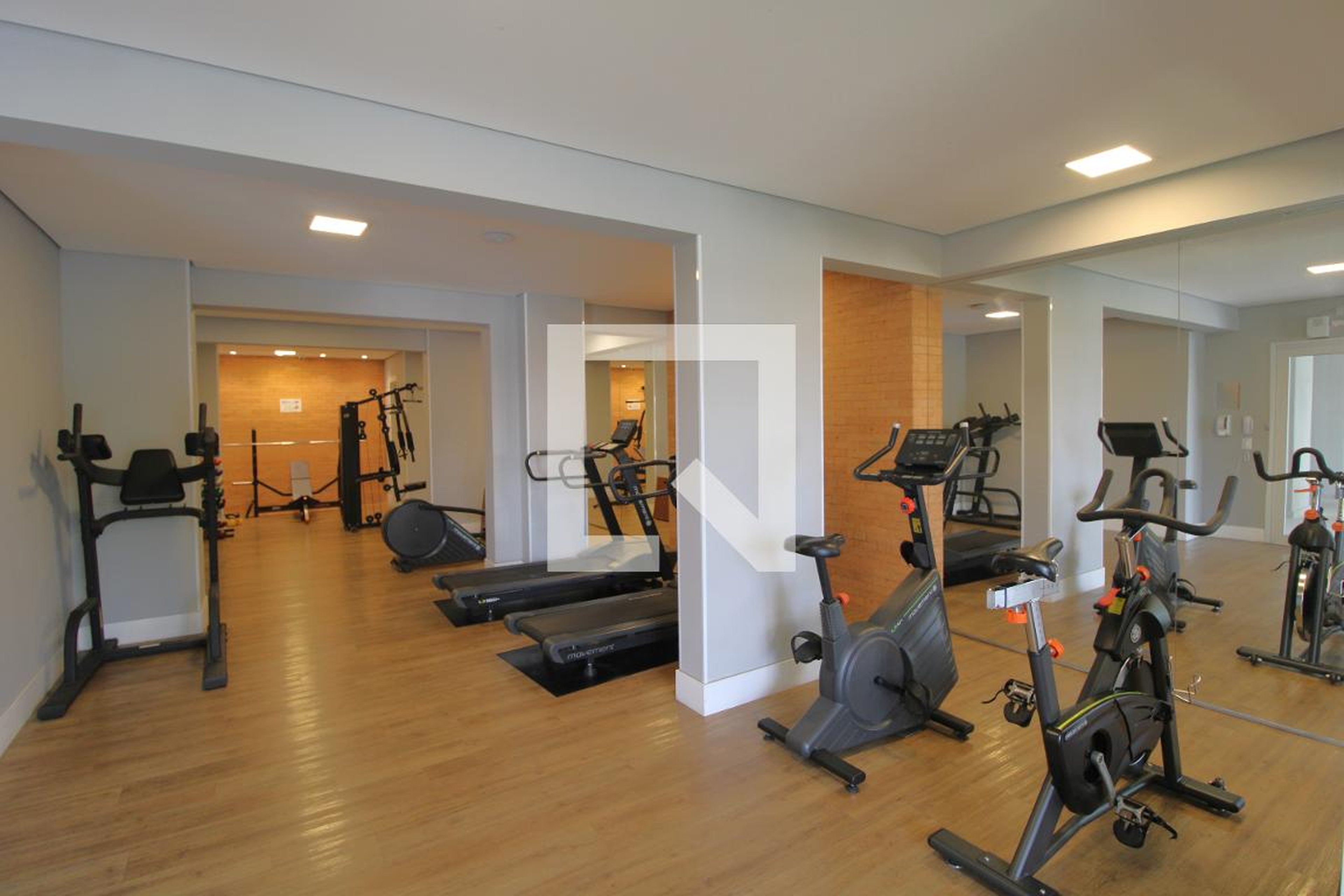 Academia - Living Exclusive